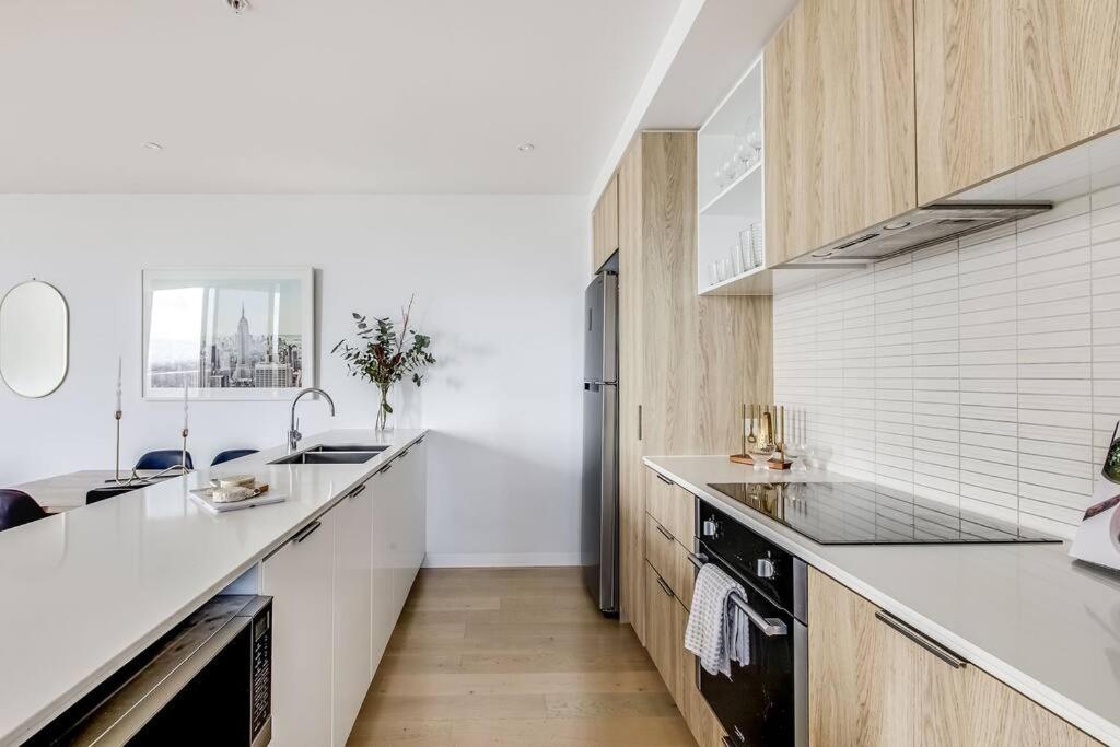 Lux Sky High Beachside Haven Apartments by Ready Set Host
