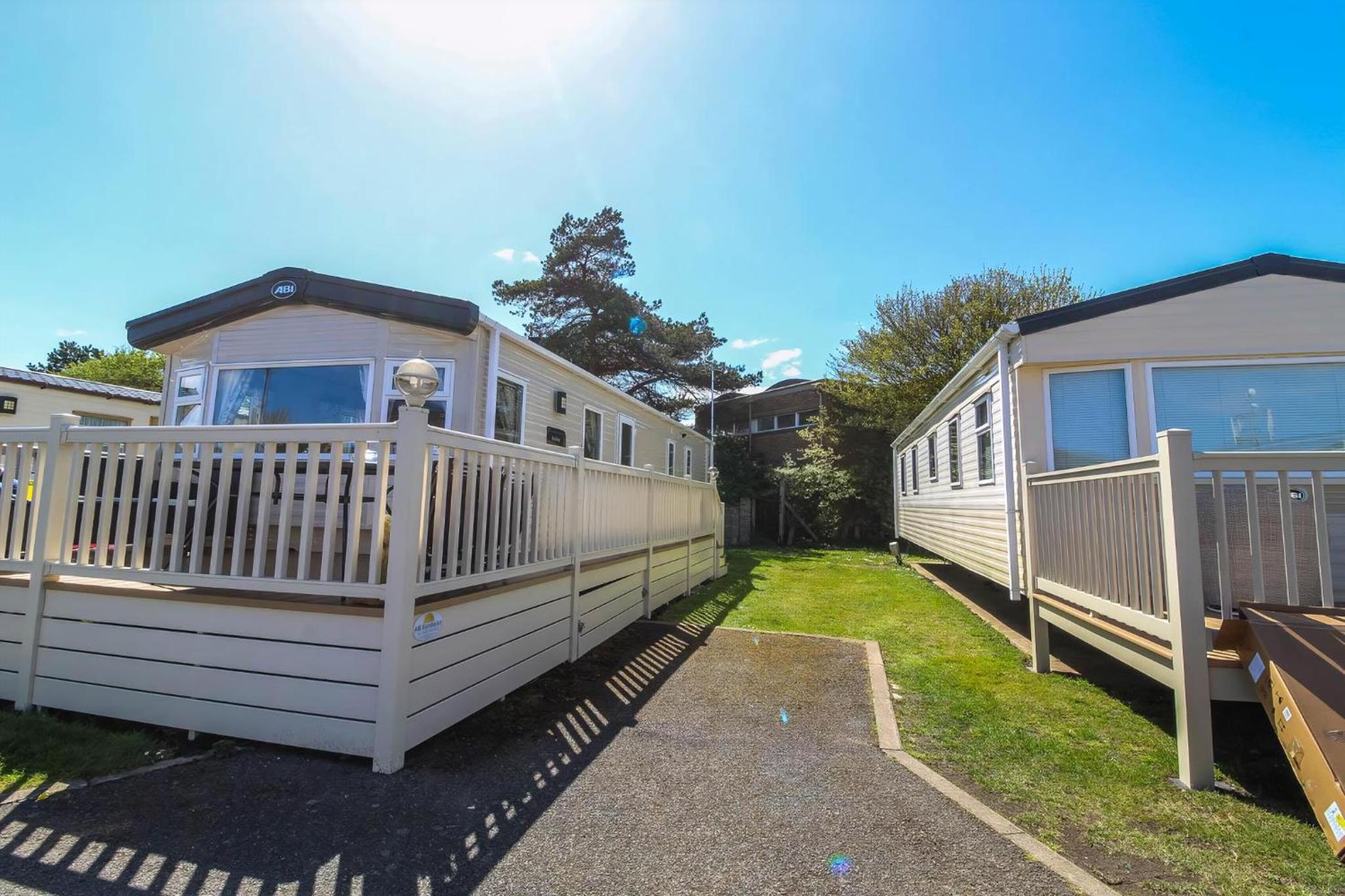 Brilliant 8 Berth Caravan Near Walton-On-The-Naze In Essex, Ref 17023Nm, photo 8