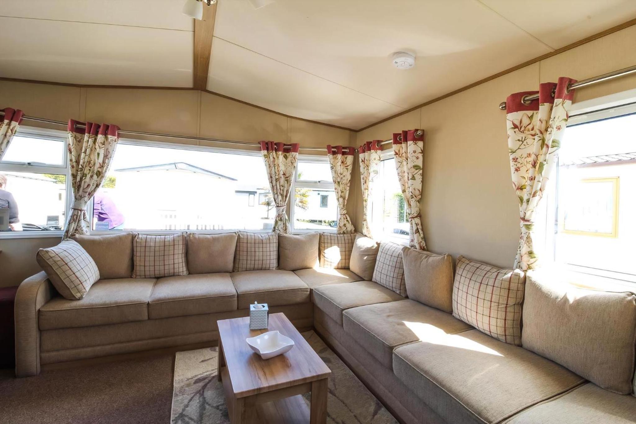 Brilliant 8 Berth Caravan Near Walton-On-The-Naze In Essex, Ref 17023Nm, photo 13