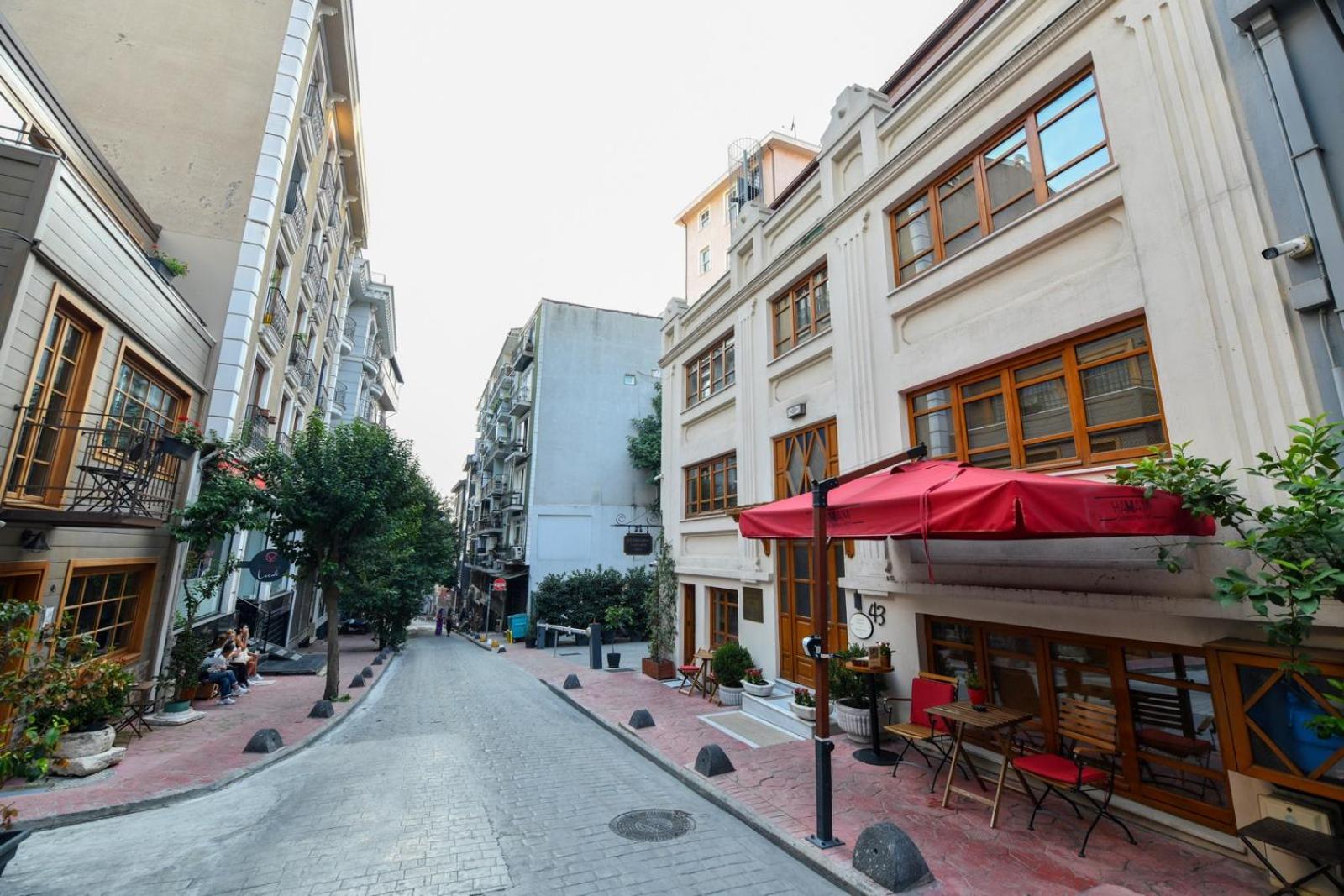 Taksim Private Terrace Close to Antique Store Galata Port Cihangir