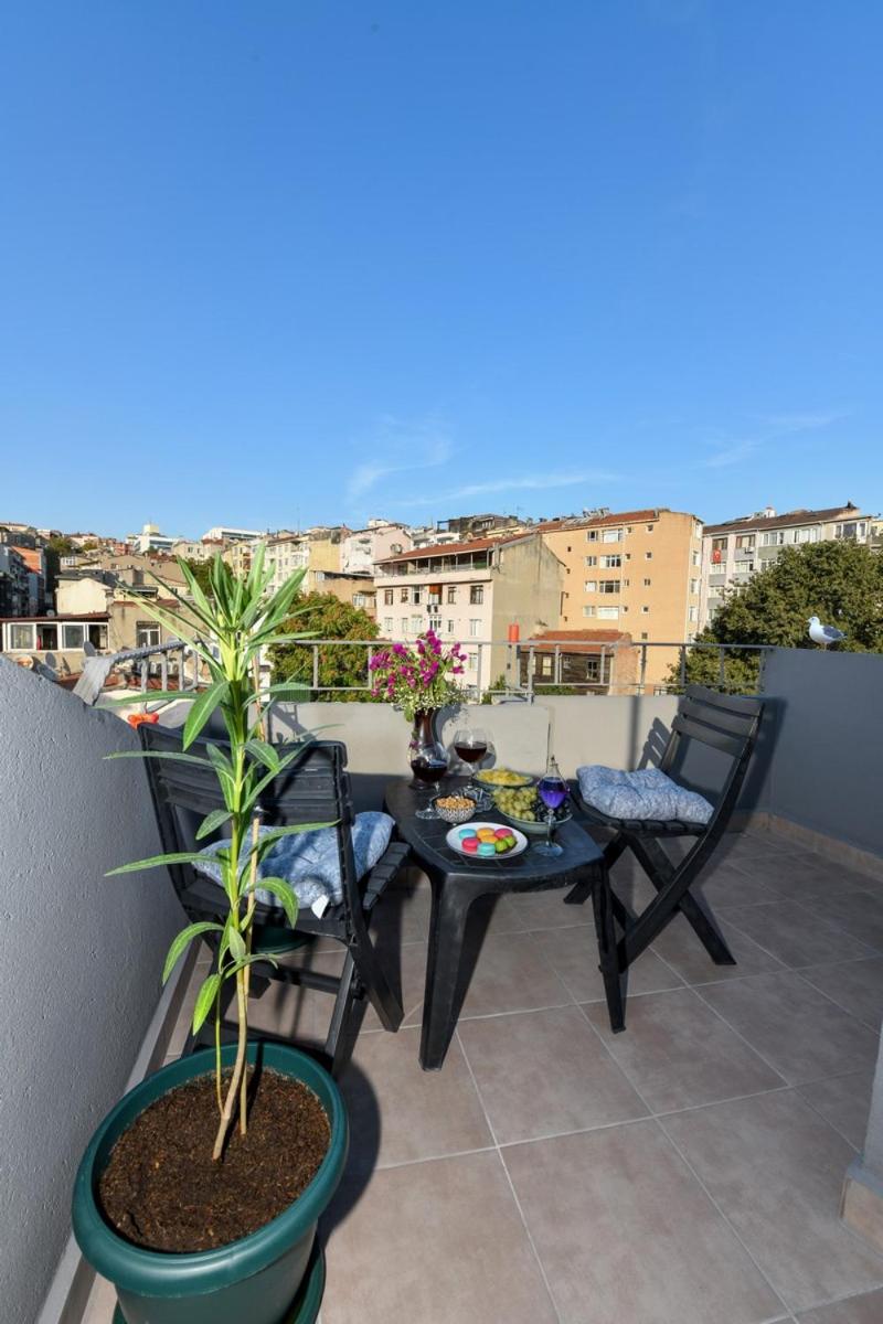 Taksim Private Terrace Close to Antique Store Galata Port Cihangir