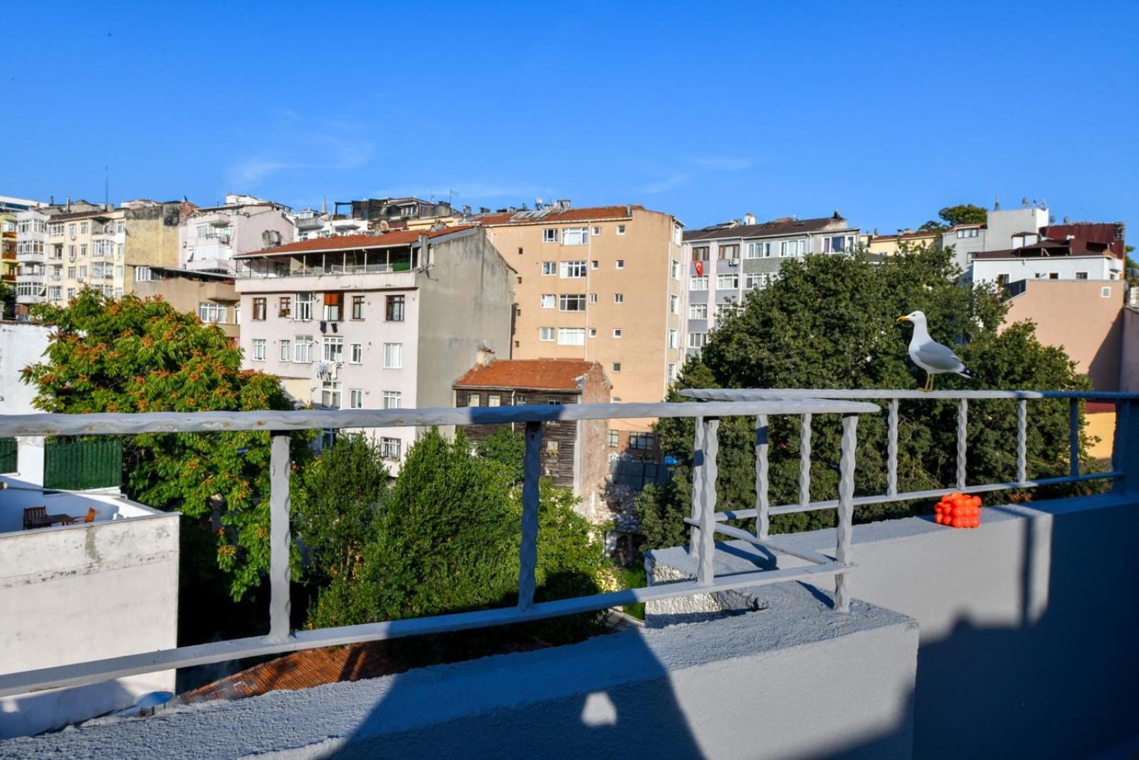Taksim Private Terrace Close to Antique Store Galata Port Cihangir