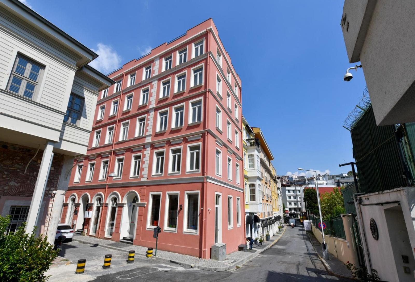 Taksim Private Terrace Close to Antique Store Galata Port Cihangir