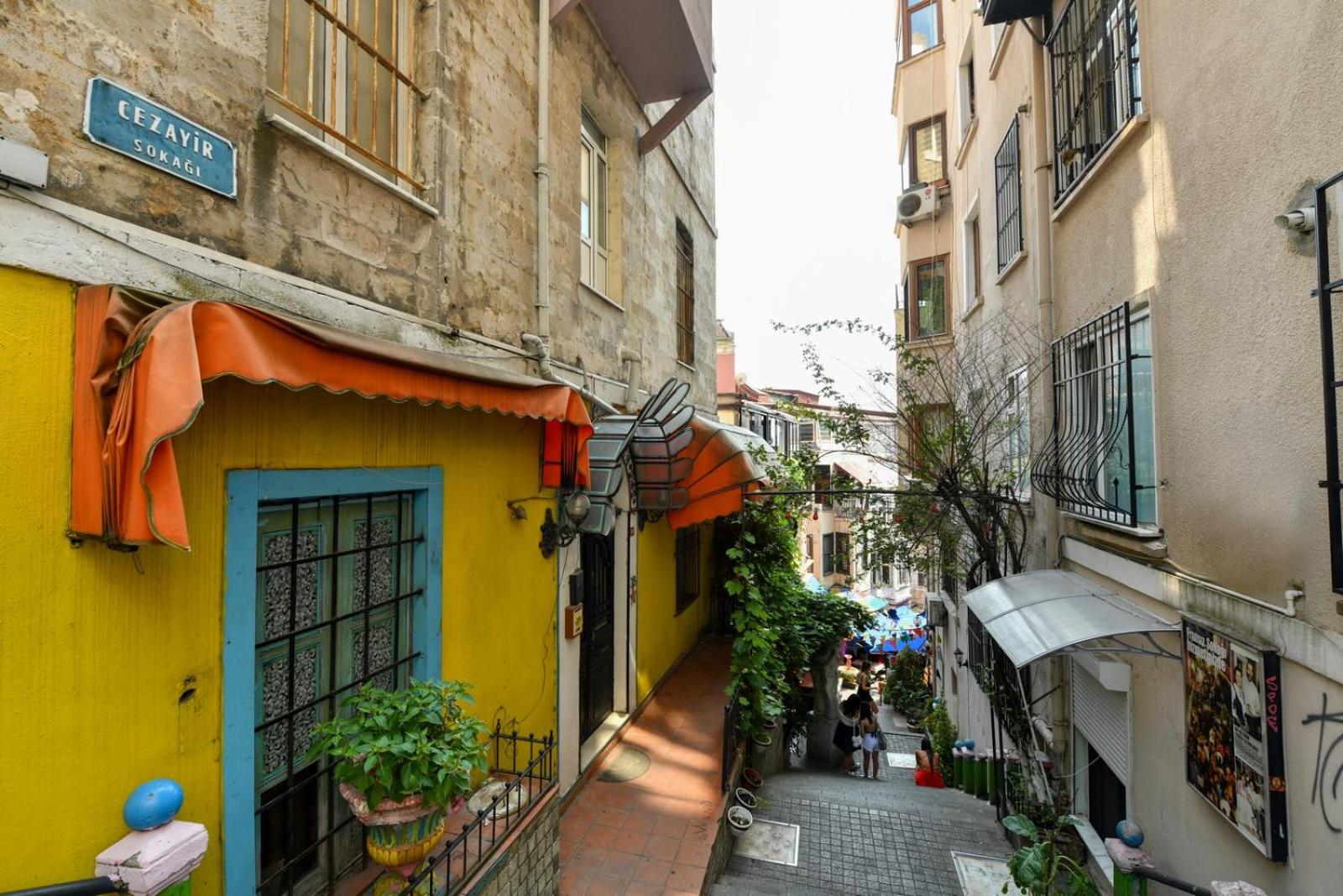 Taksim Private Terrace Close to Antique Store Galata Port Cihangir