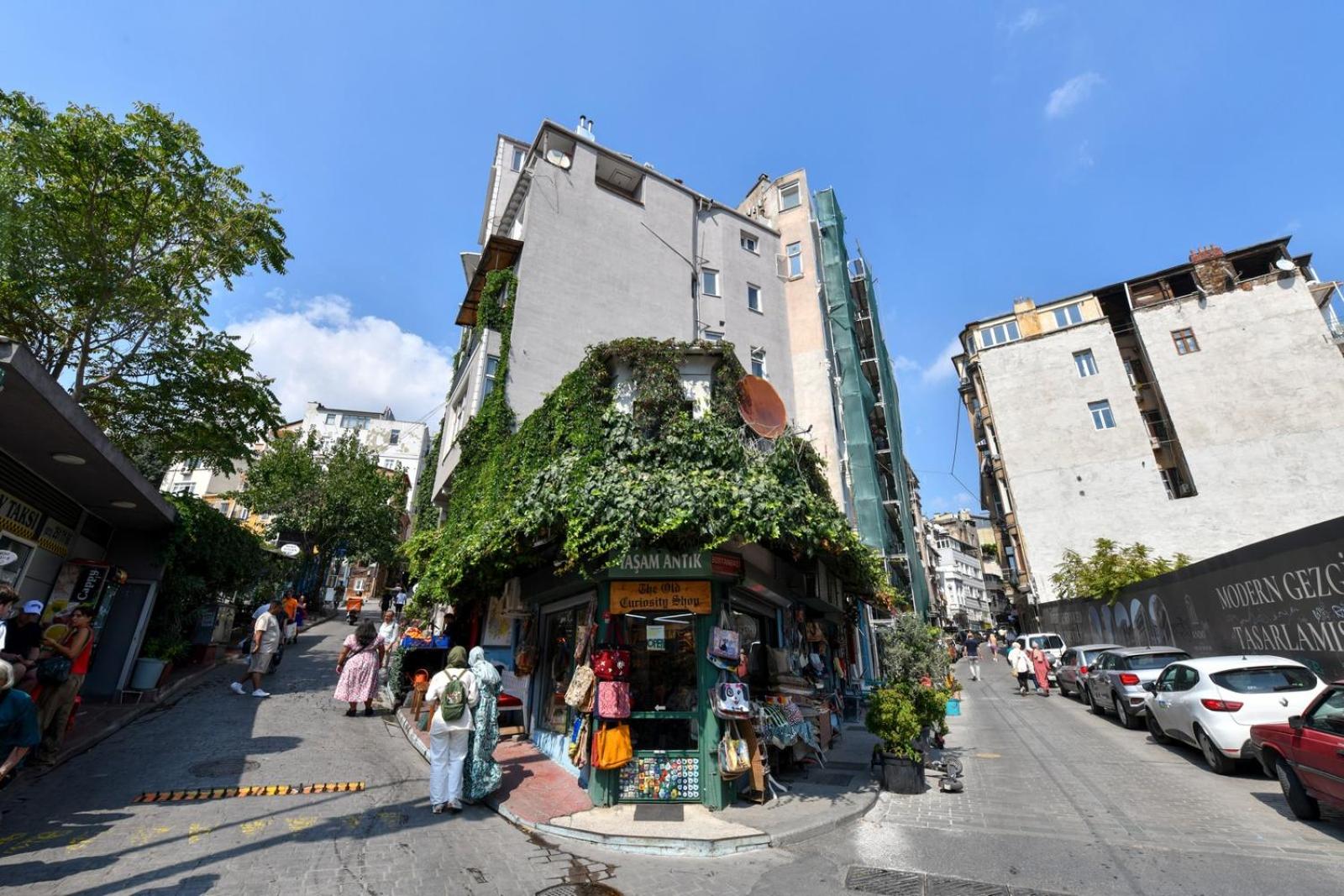 Taksim Private Terrace Close to Antique Store Galata Port Cihangir