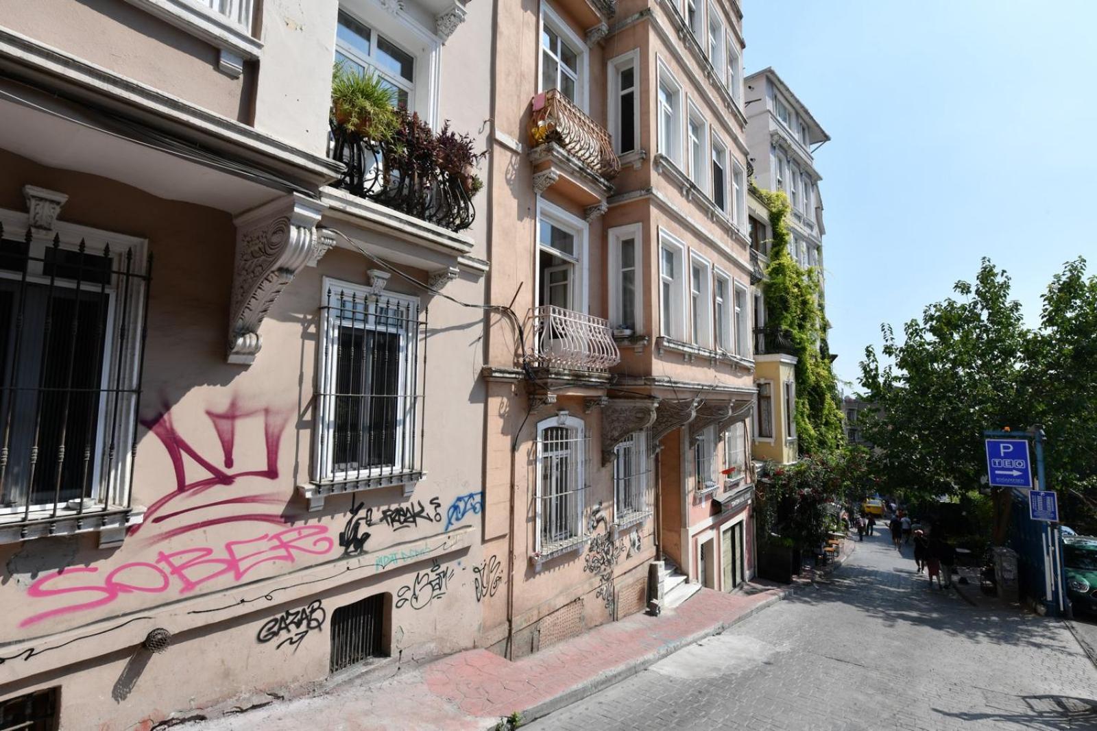 Taksim Private Terrace Close to Antique Store Galata Port Cihangir