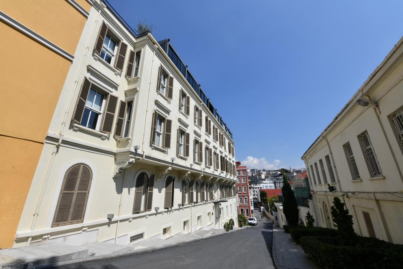 Taksim Private Terrace Close to Antique Store Galata Port Cihangir