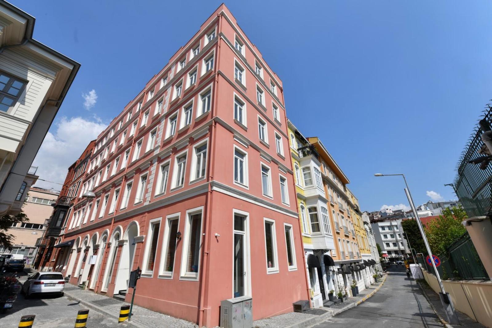 Taksim Private Terrace Close to Antique Store Galata Port Cihangir