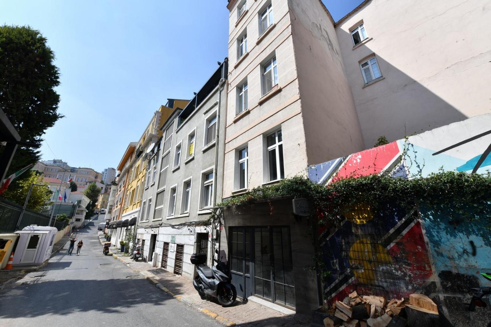 Taksim Private Terrace Close to Antique Store Galata Port Cihangir