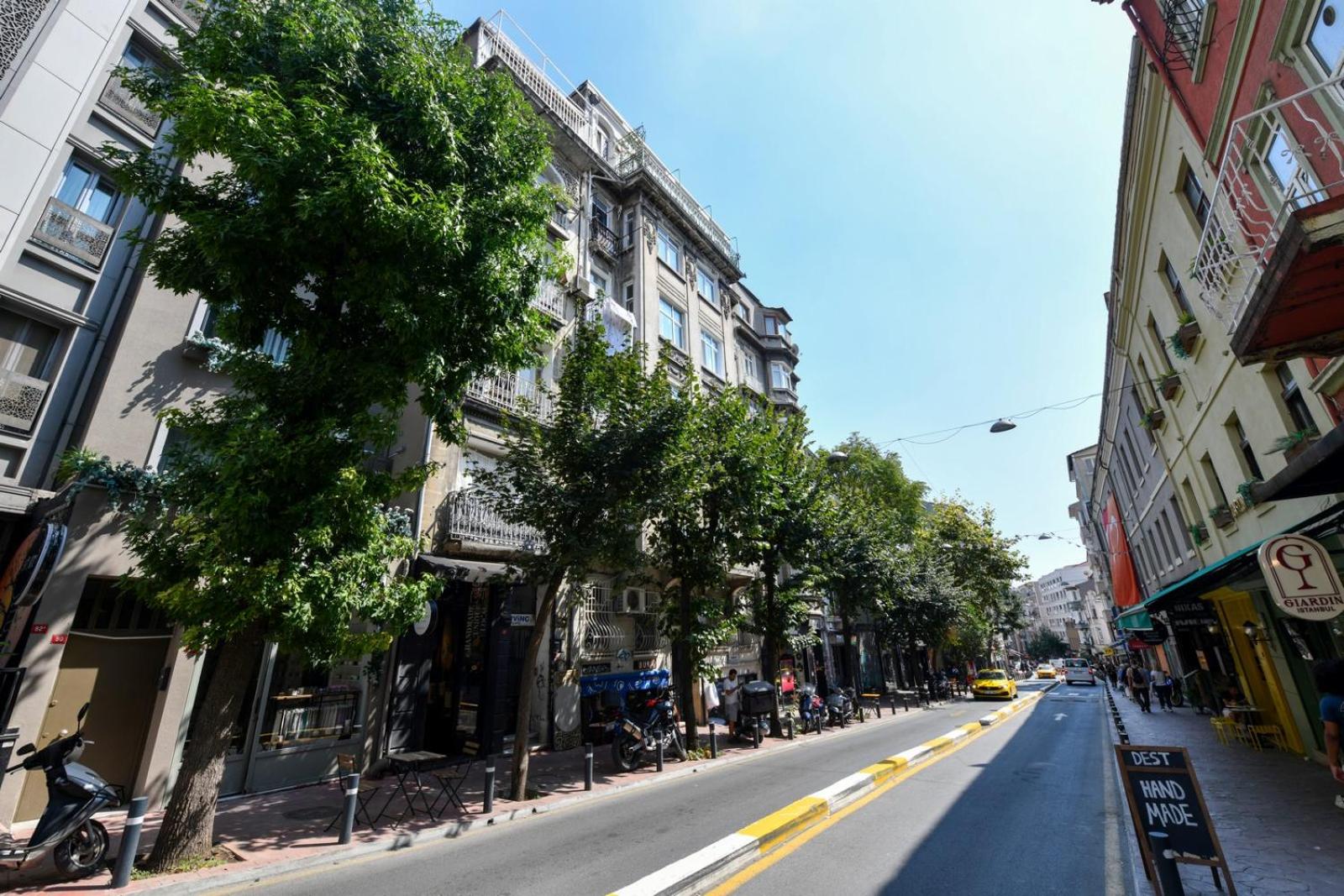 Taksim Private Terrace Close to Antique Store Galata Port Cihangir