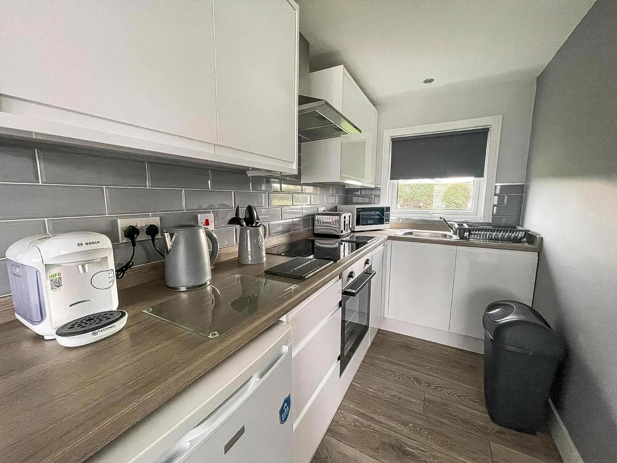 Beautiful Chalet In The Seaside Village Of Scratby, Norfolk Ref 51054S