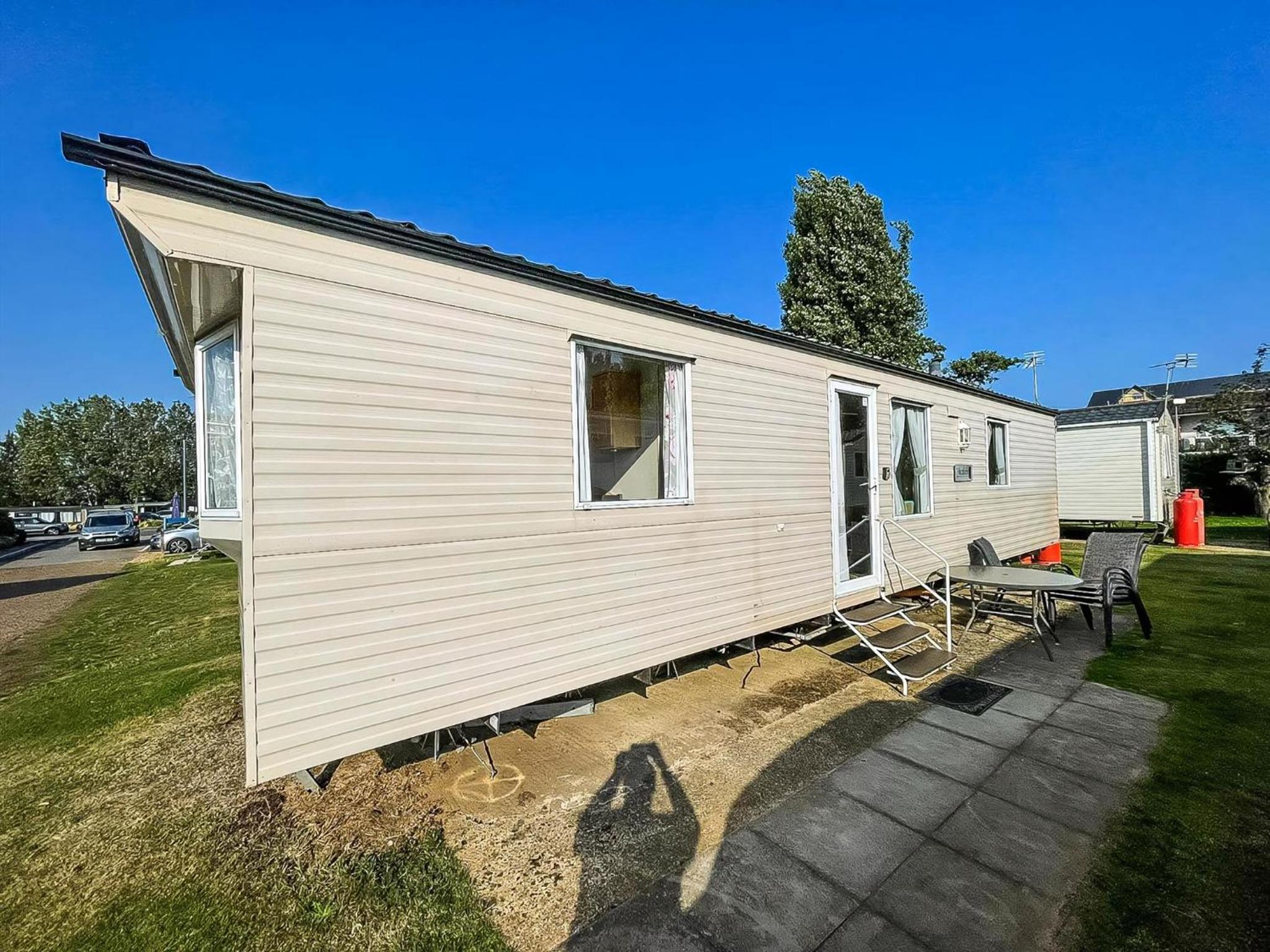 6 Berth Caravan With Decking In Hunstanton At Manor Park Holiday Park Ref 23062T view 3