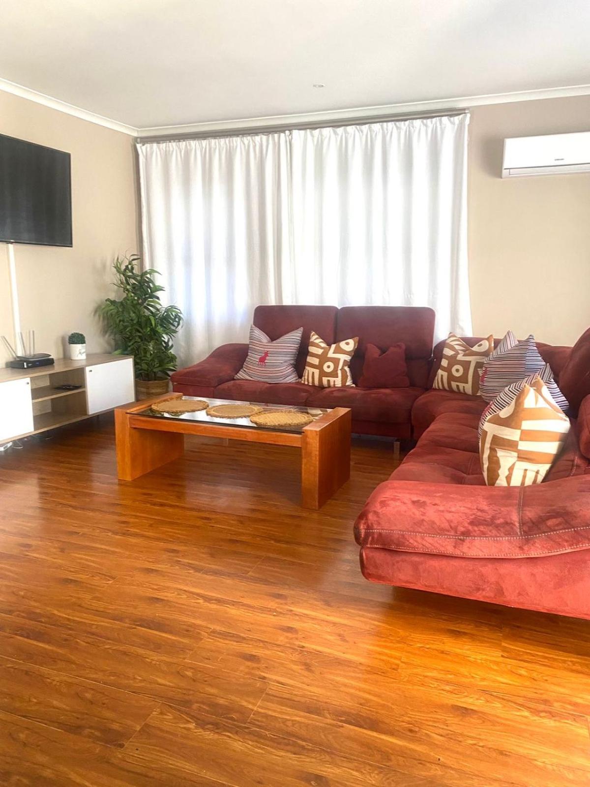 Villa Italia accommodation and car rentals Pty(Ltd)