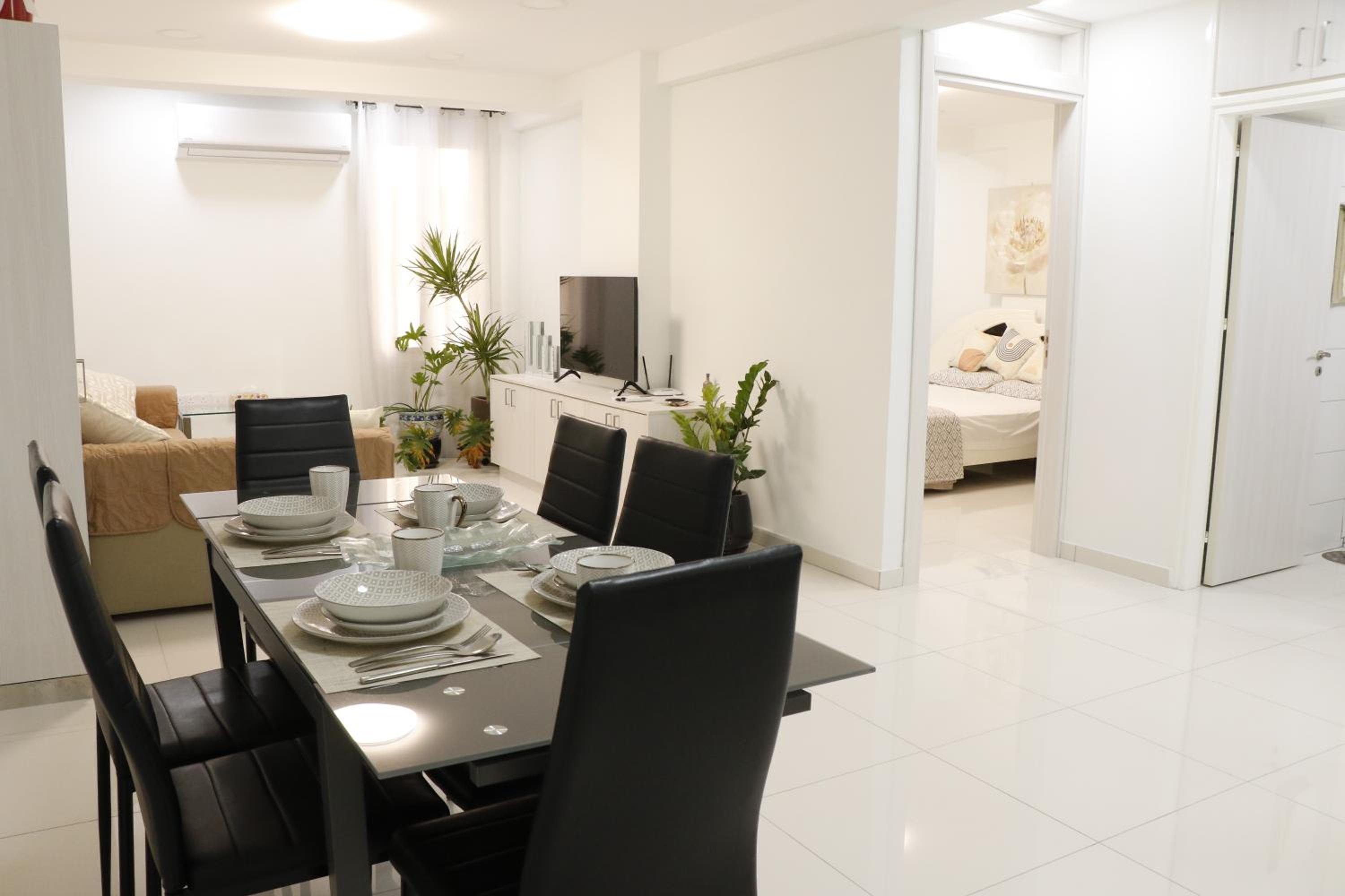 Spacious Apartment, NEAR PINIKOUDES BEACH
