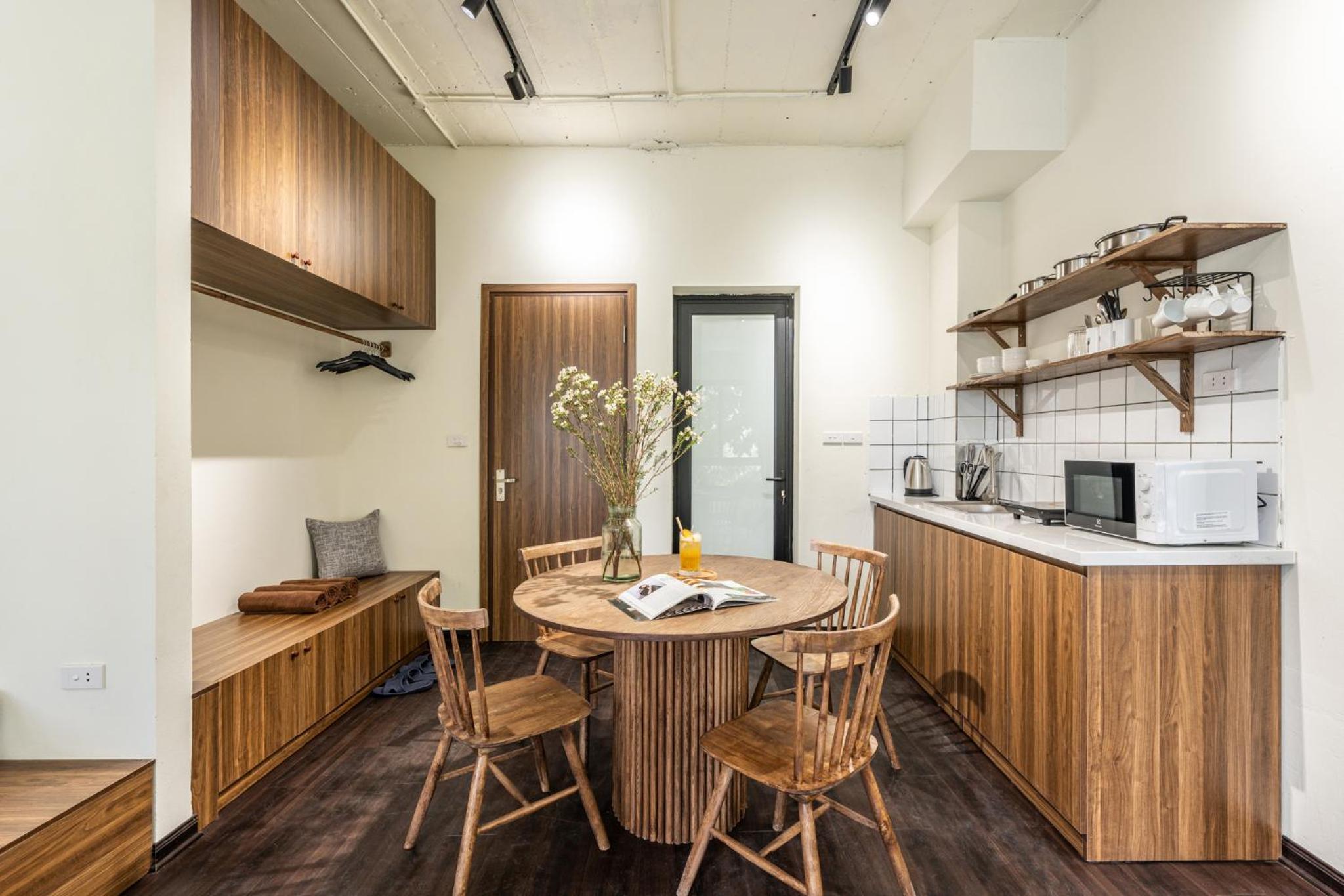MODERN VILLA - Rooftop - Sky View - Egg Coffee Class