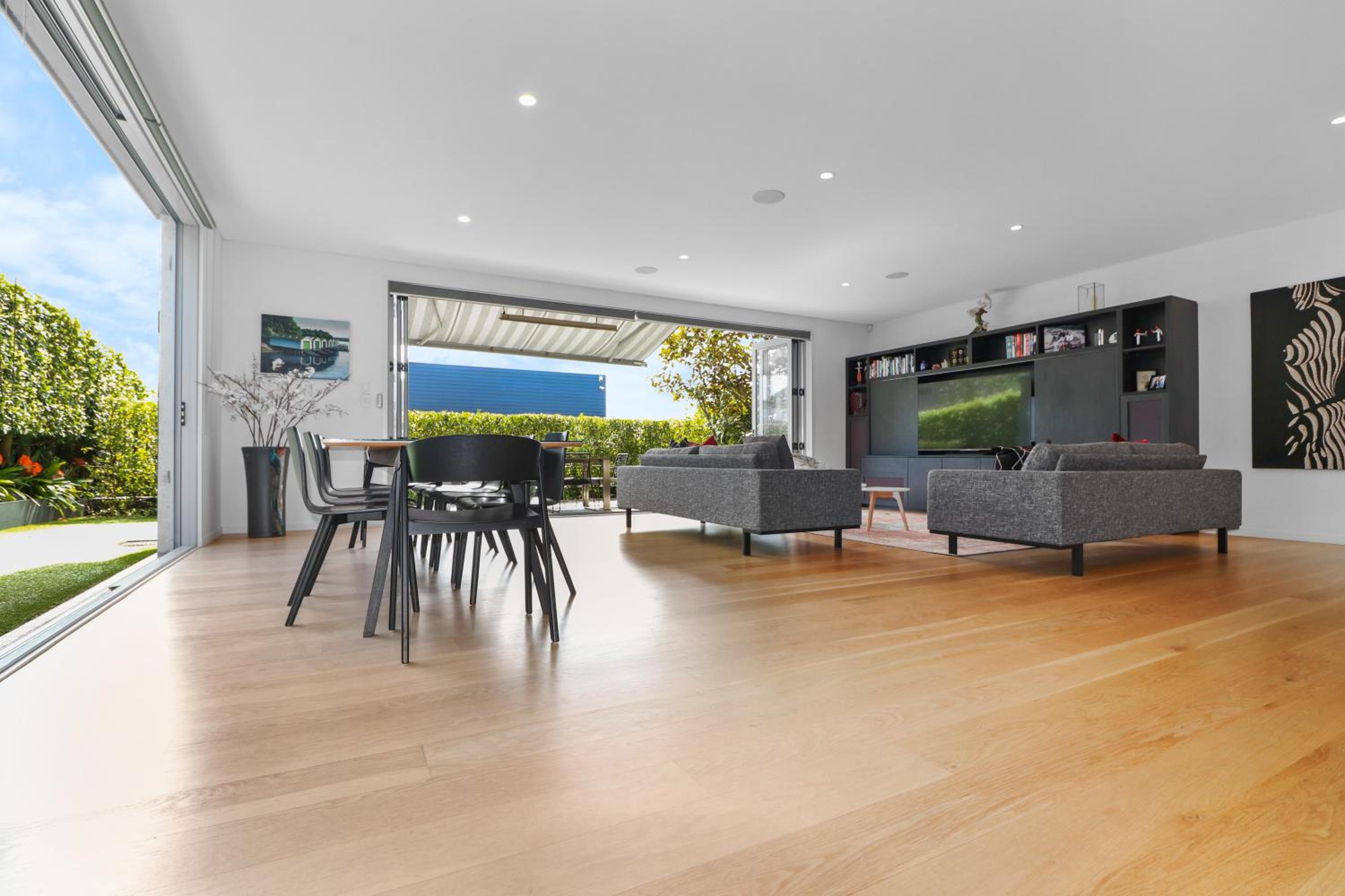 Orakei Oasis l Quality 3 Bed House inc Views view 4
