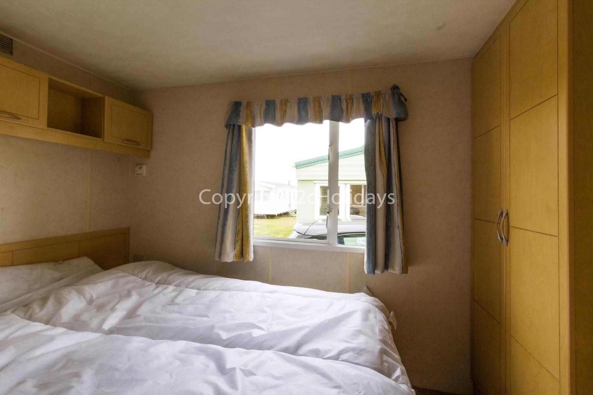 8 Berth Caravan At California Cliffs Holiday Park In Norfolk Ref 50007D view 2