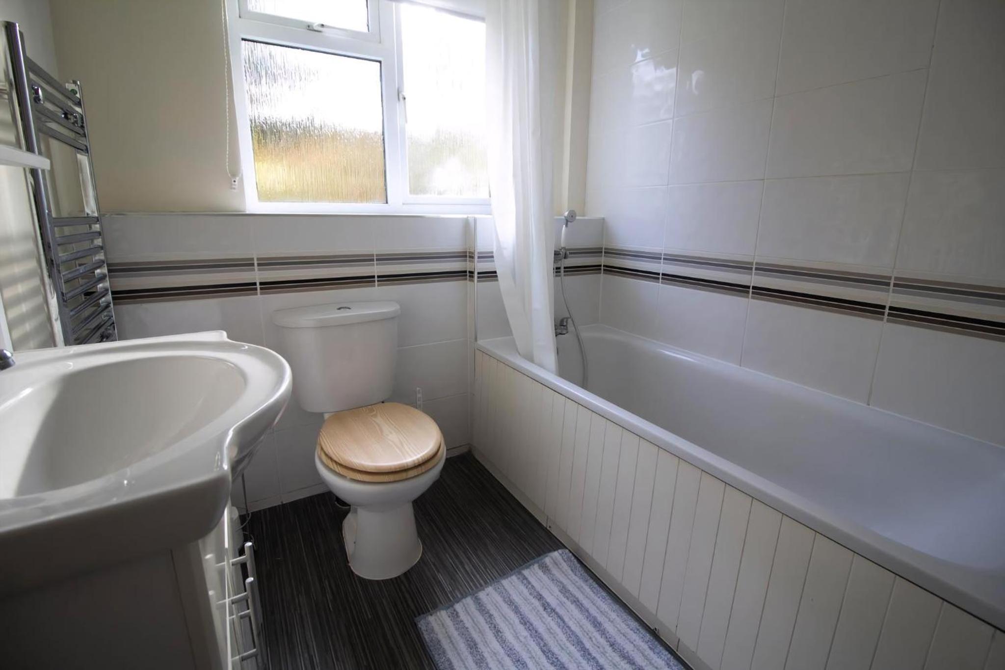 Lovely 5 Berth Chalet In The Coastal Village Of Hemsby Ref 18164B