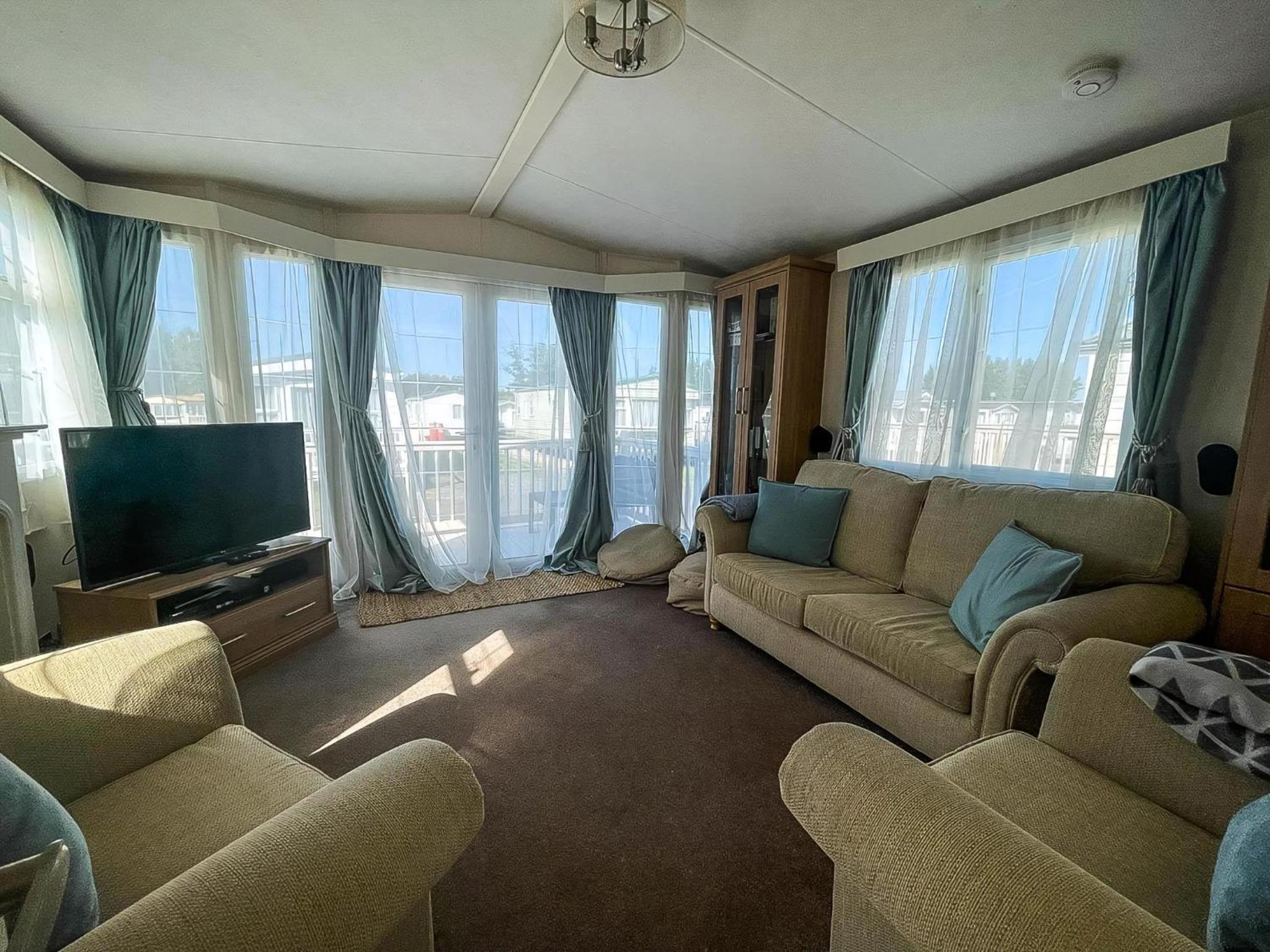 Lovely Caravan With Decking At Manor Park, Near Hunstanton Beach Ref 23034C view 5