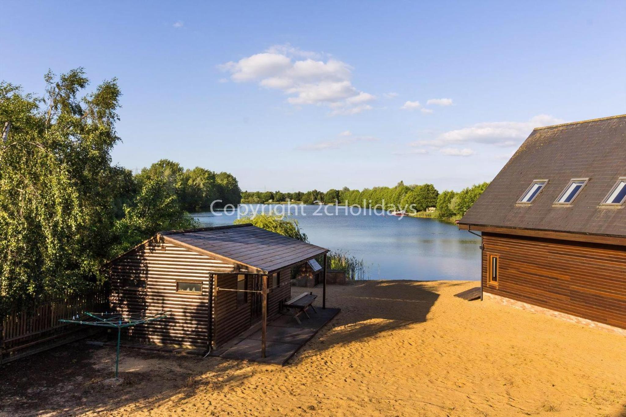 Kings Lynn Vacations - Stunning Log Cabin With A Pool Table For Hire In Norfolk, Sleeps 8 Ref 34045Al - Property Image 4