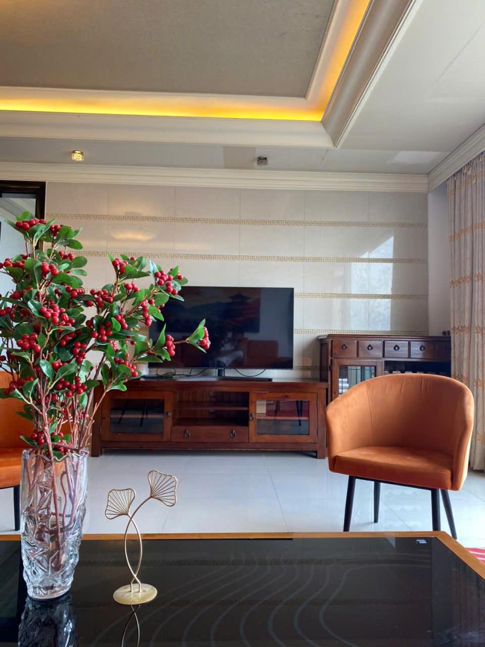 Son&Henry Cantavil Korean Apt