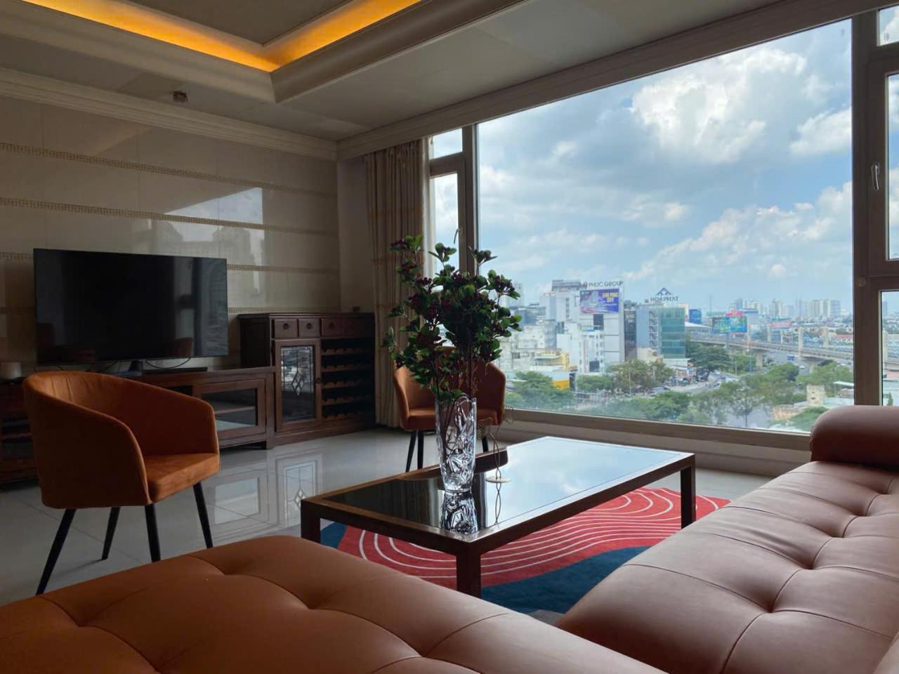 Son&Henry Cantavil Korean Apt