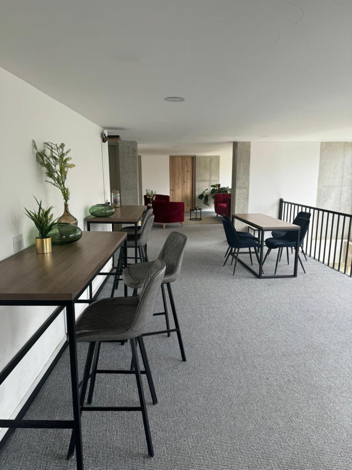 Excutive Studio-Torre Magna
