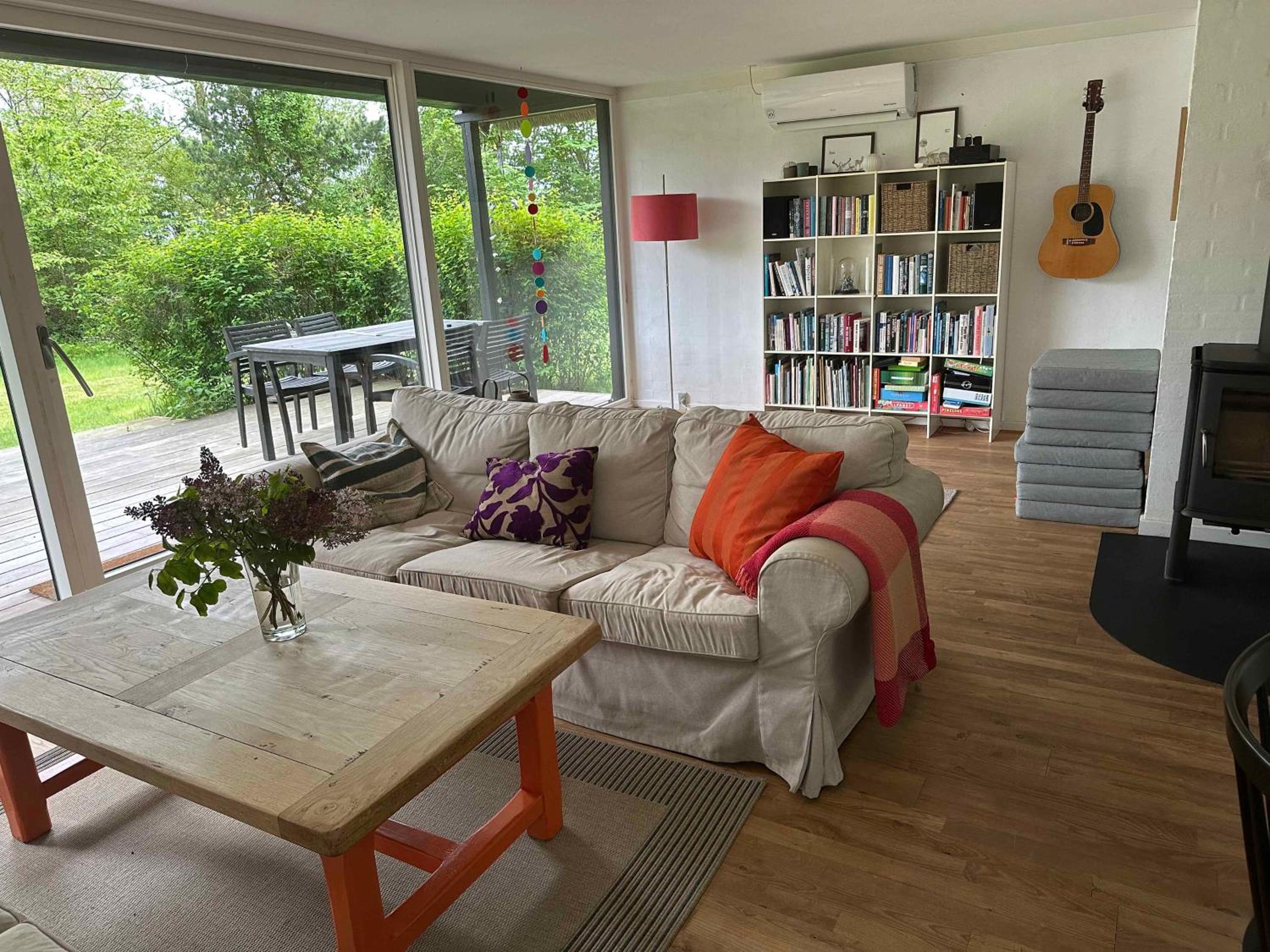 Cozy Thatched Cottage With Modern Décor