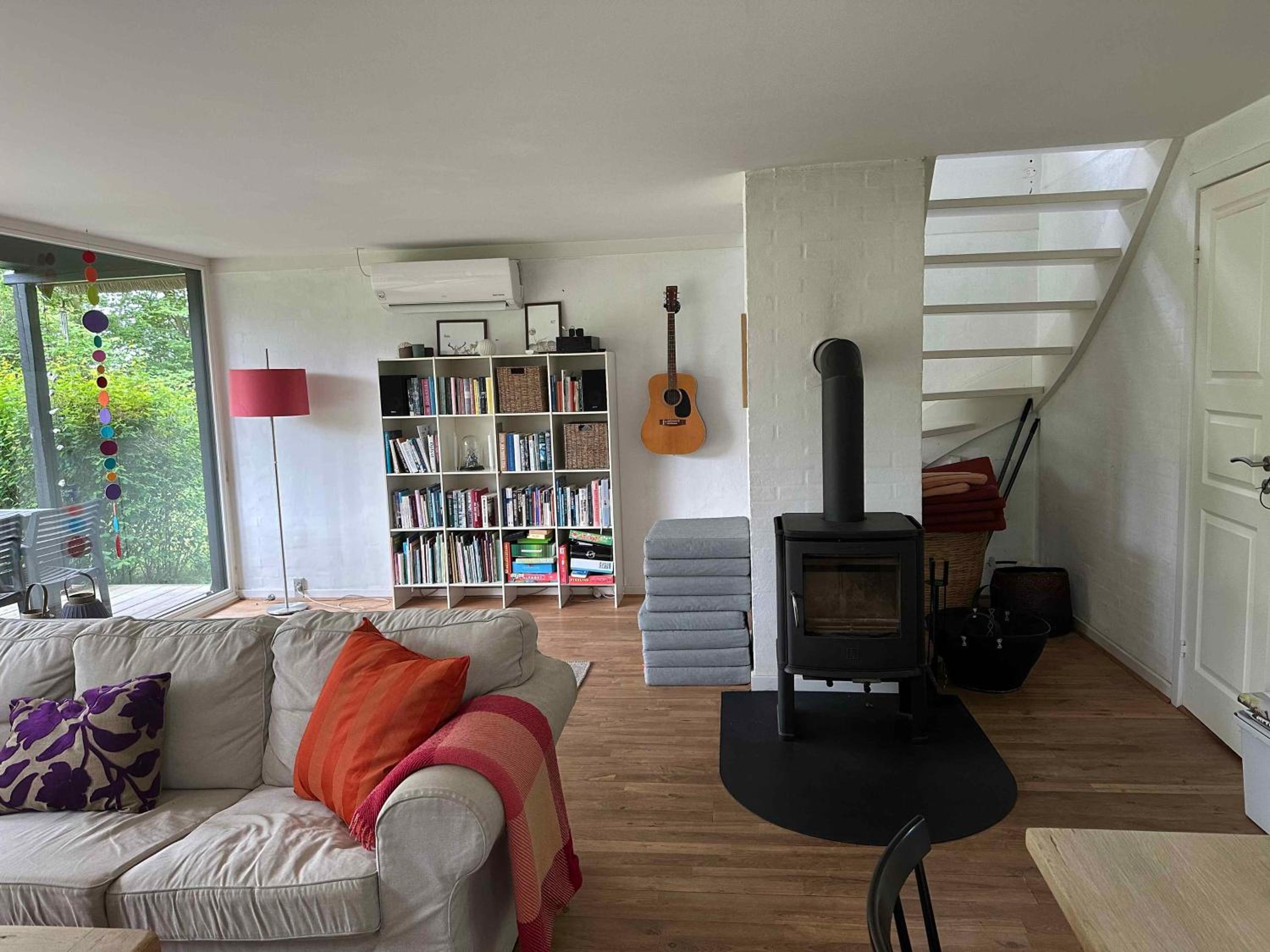 Cozy Thatched Cottage With Modern Décor