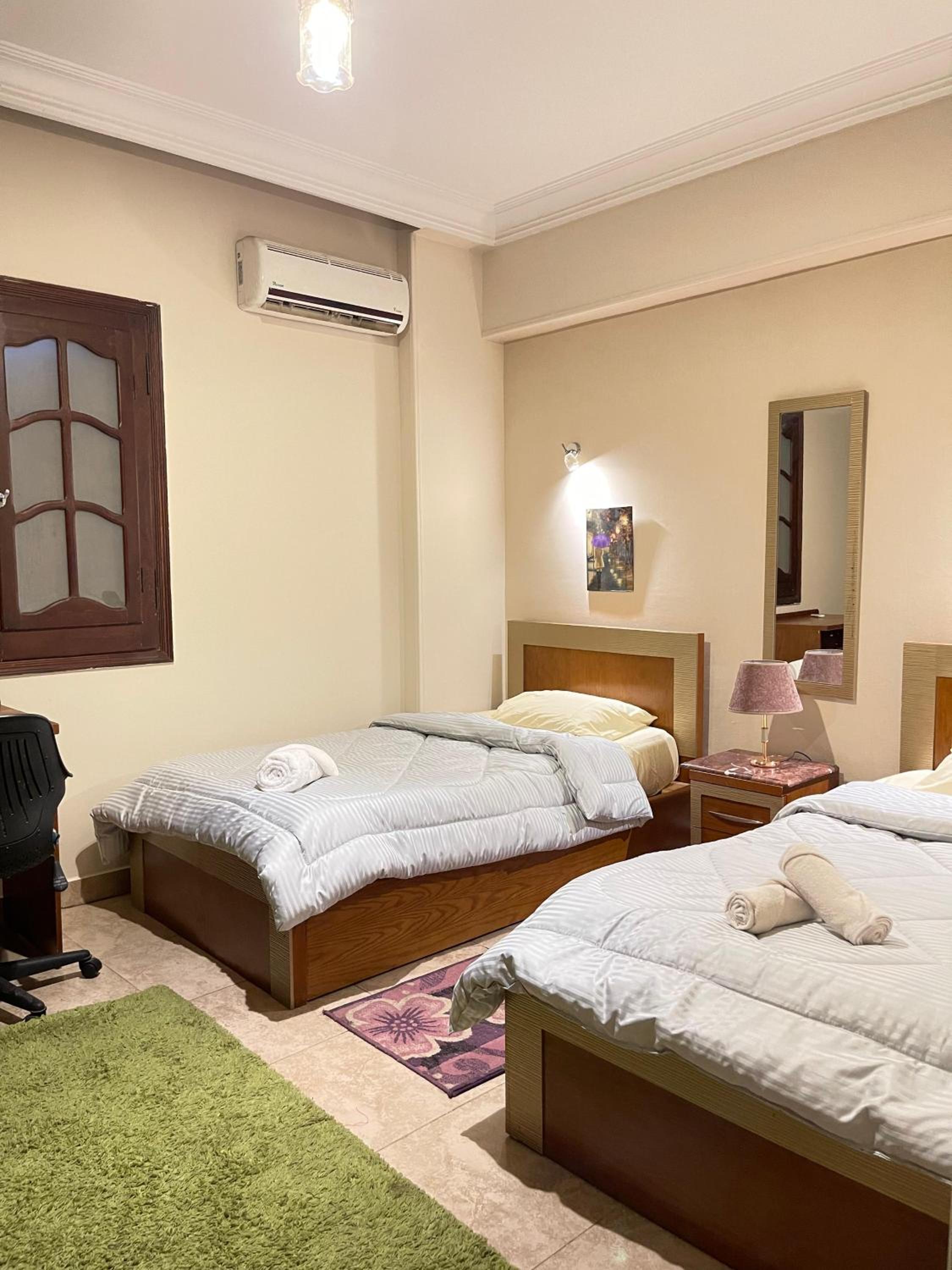 2BR Spacious Apt Prime Location New Cairo