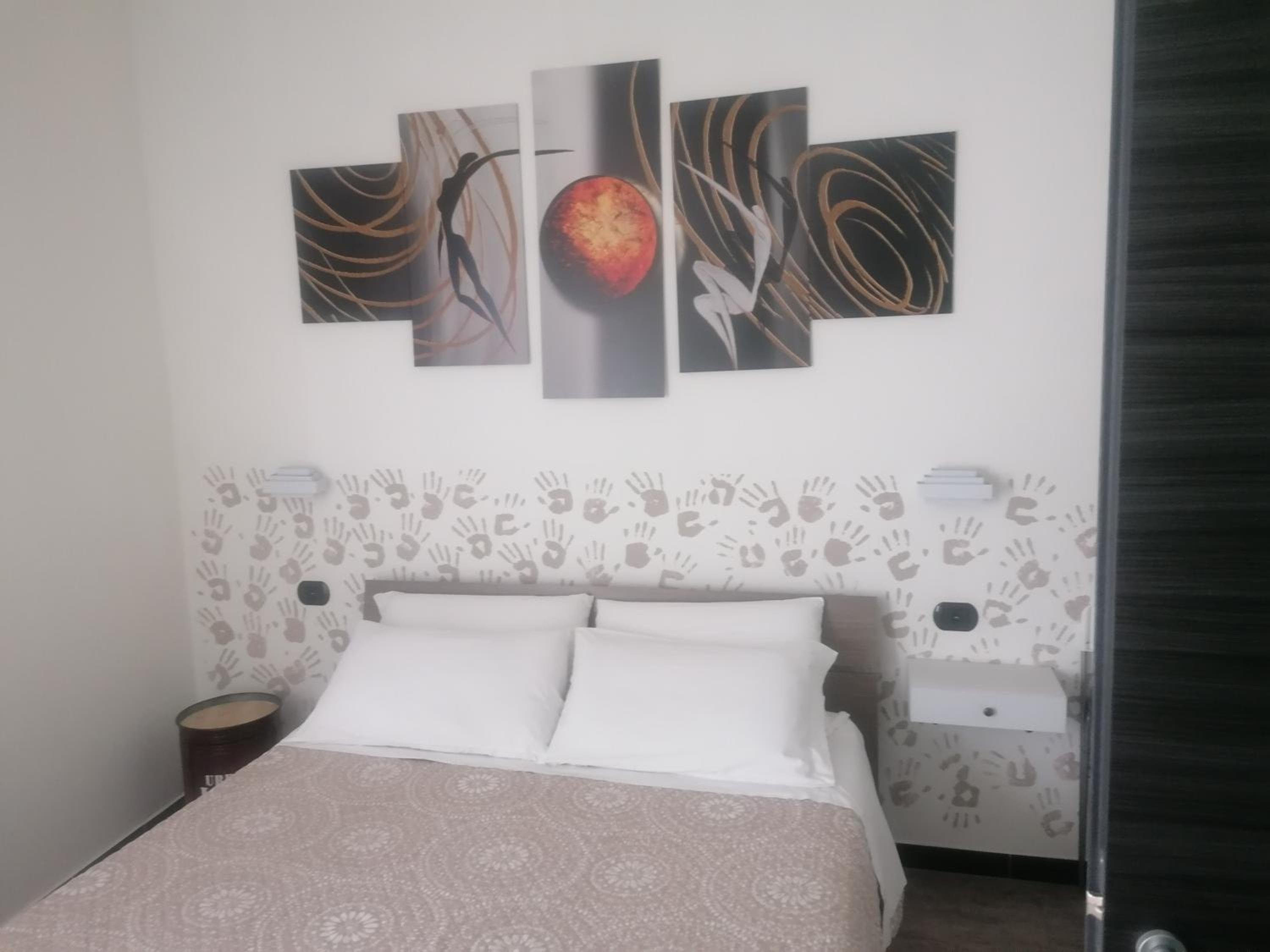 B&B 