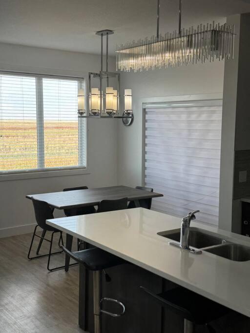 Spacious 3 bed 2 bath with attached garage