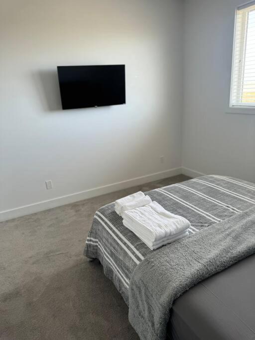 Spacious 3 bed 2 bath with attached garage