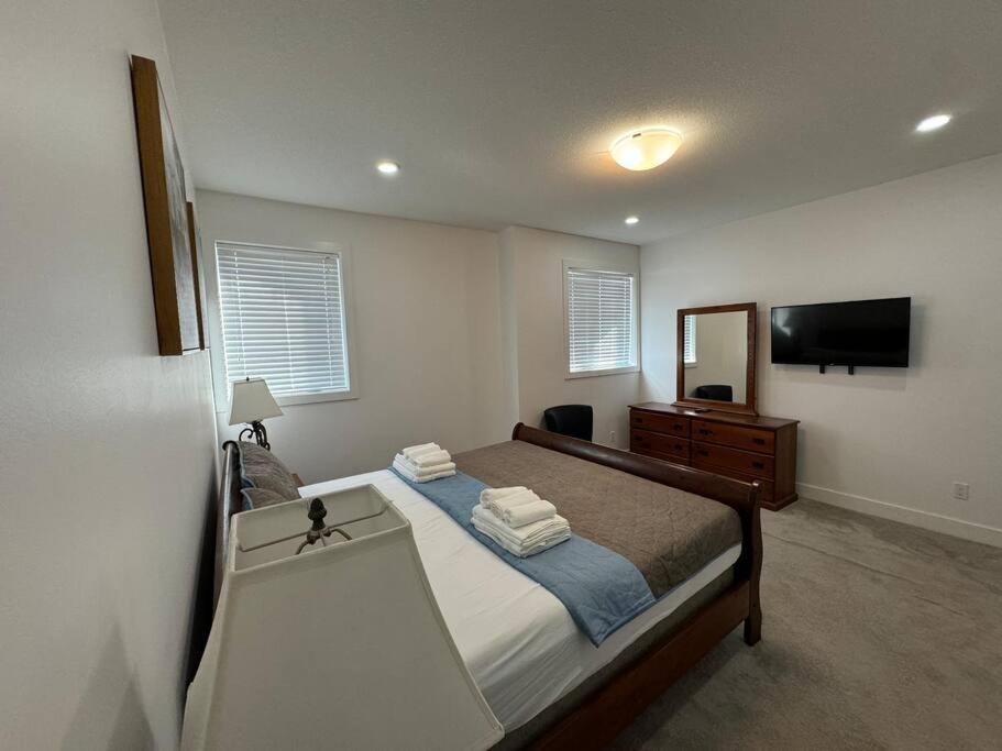 Spacious 3 bed 2 bath with attached garage