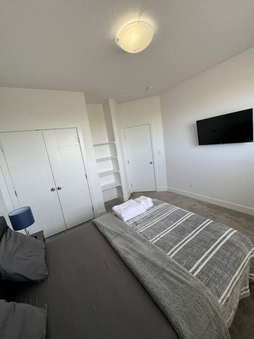 Spacious 3 bed 2 bath with attached garage