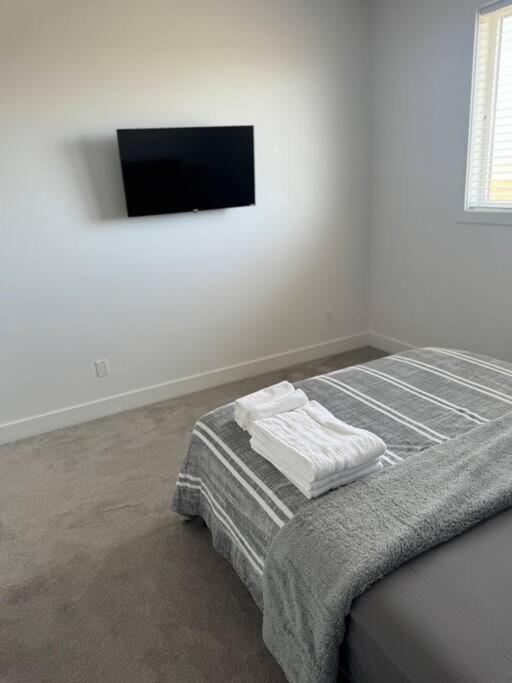 Spacious 3 bed 2 bath with attached garage