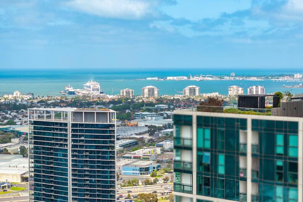 City Luxe Living 3B2B2C-36F at VictoriaHarbour