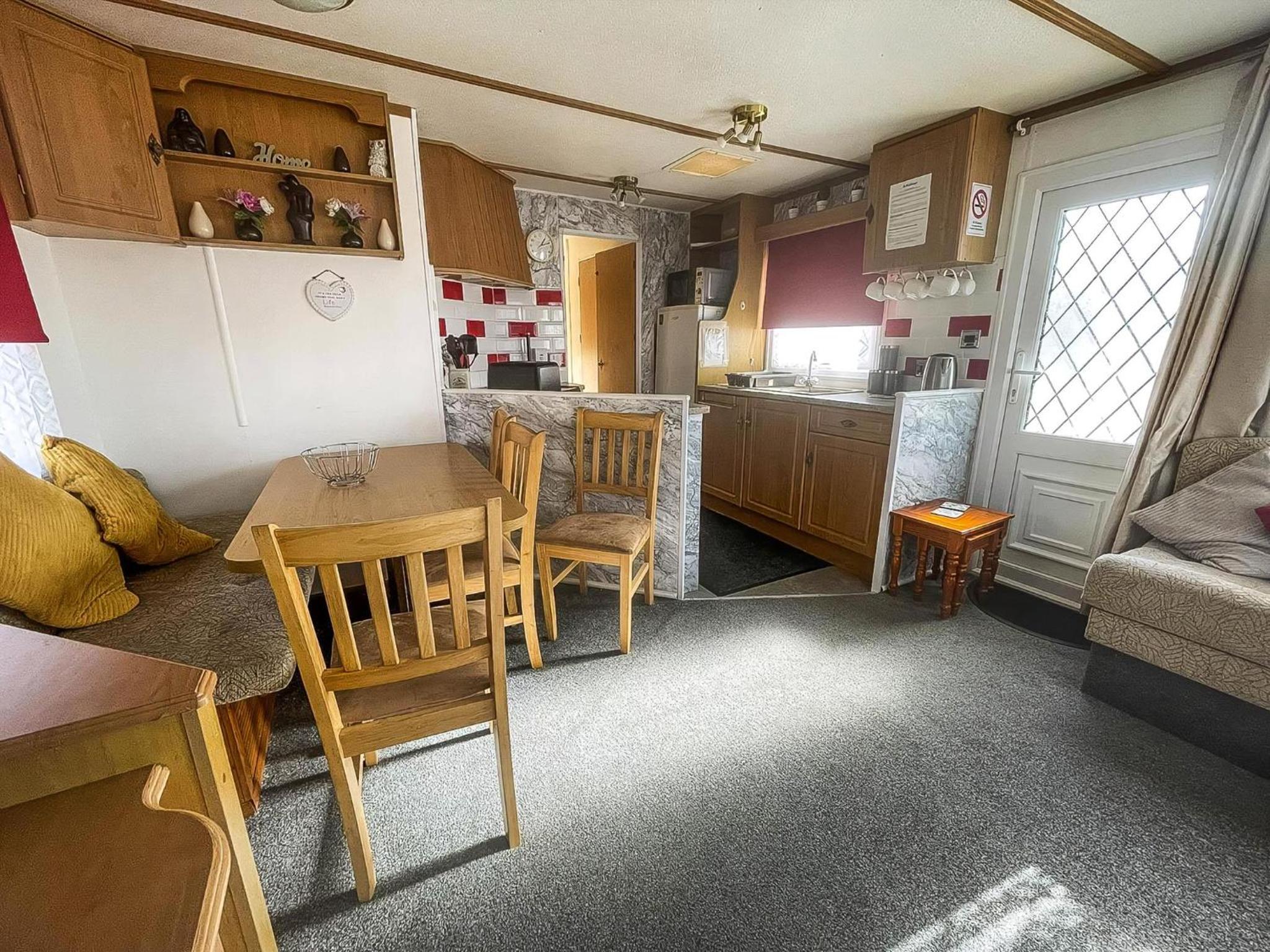 8 Berth Dog Friendly Caravan In Summerfields Holiday In Norfolk Ref 19160S view 5