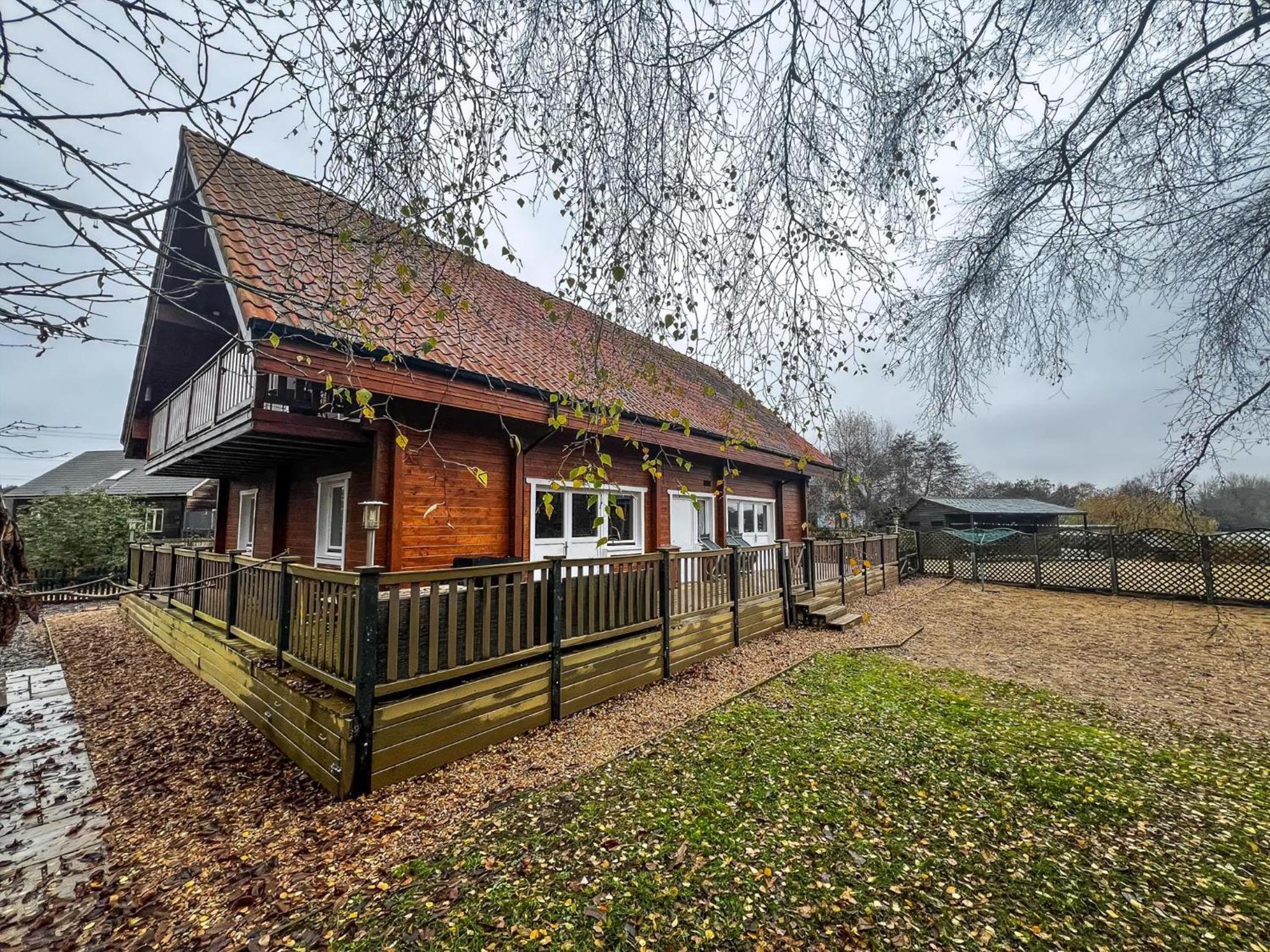 Kings Lynn Vacations - Stunning Log Cabin With A Pool Table For Hire In Norfolk, Sleeps 8 Ref 34045Al - Property Image 39