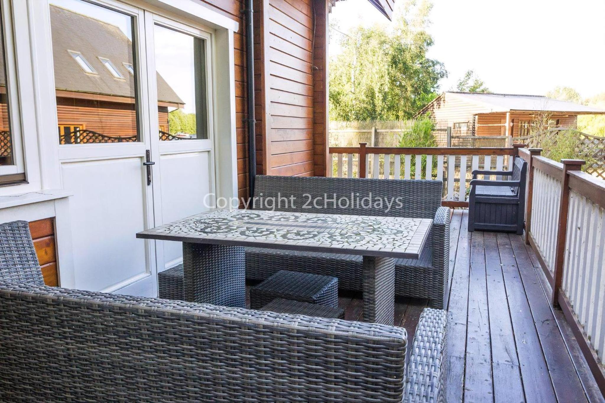 Kings Lynn Vacations - Stunning Log Cabin With A Pool Table For Hire In Norfolk, Sleeps 8 Ref 34045Al - Property Image 44