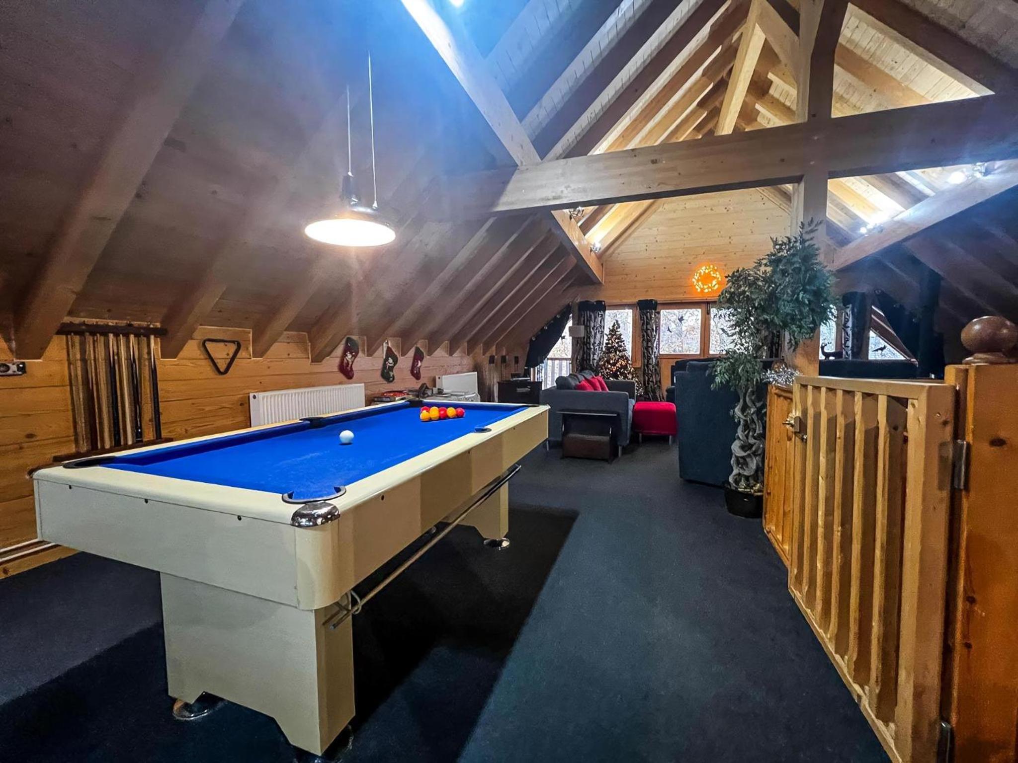 Kings Lynn Vacations - Stunning Log Cabin With A Pool Table For Hire In Norfolk, Sleeps 8 Ref 34045Al - Property Image 46