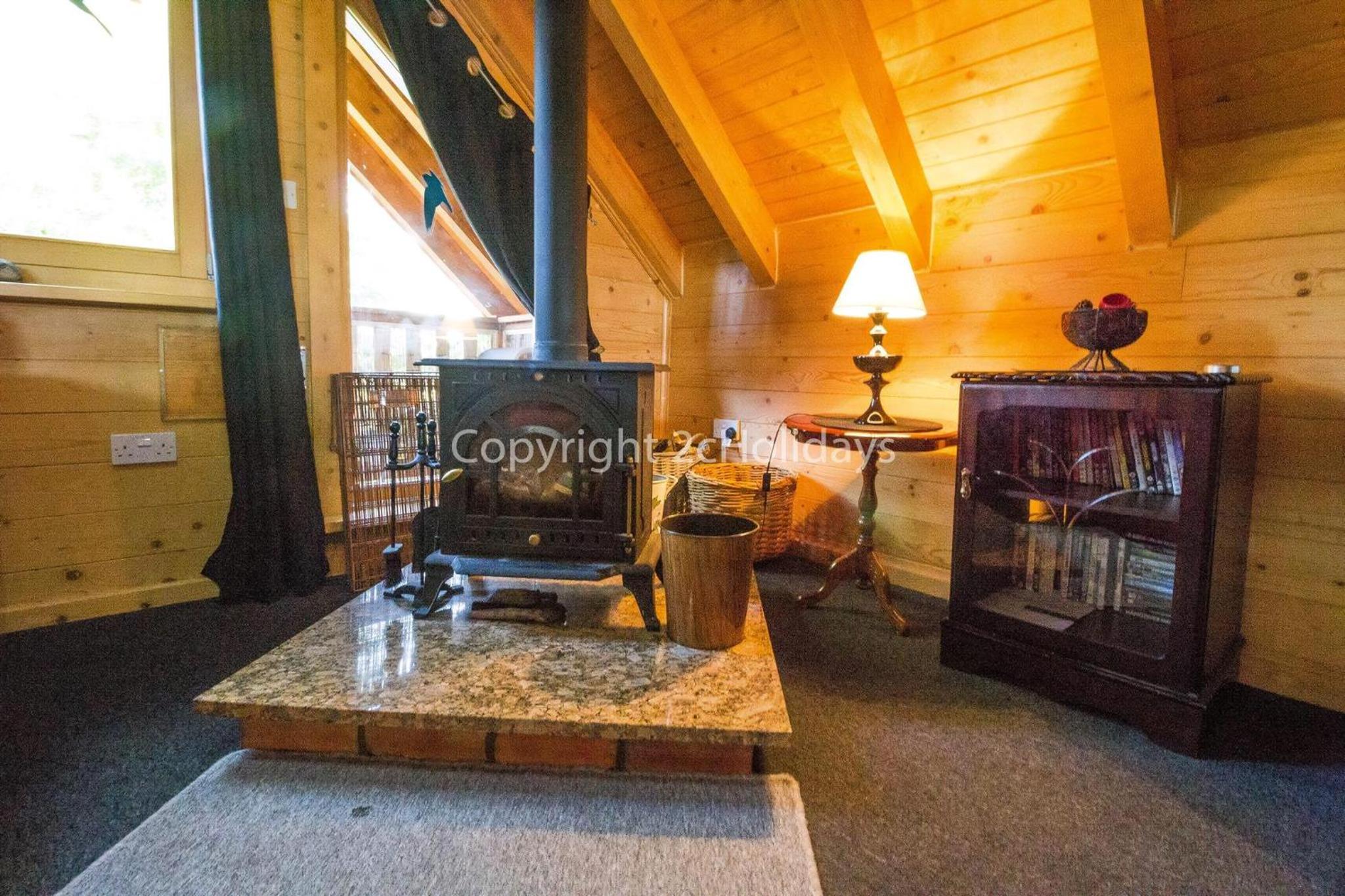 Kings Lynn Vacations - Stunning Log Cabin With A Pool Table For Hire In Norfolk, Sleeps 8 Ref 34045Al - Property Image 32