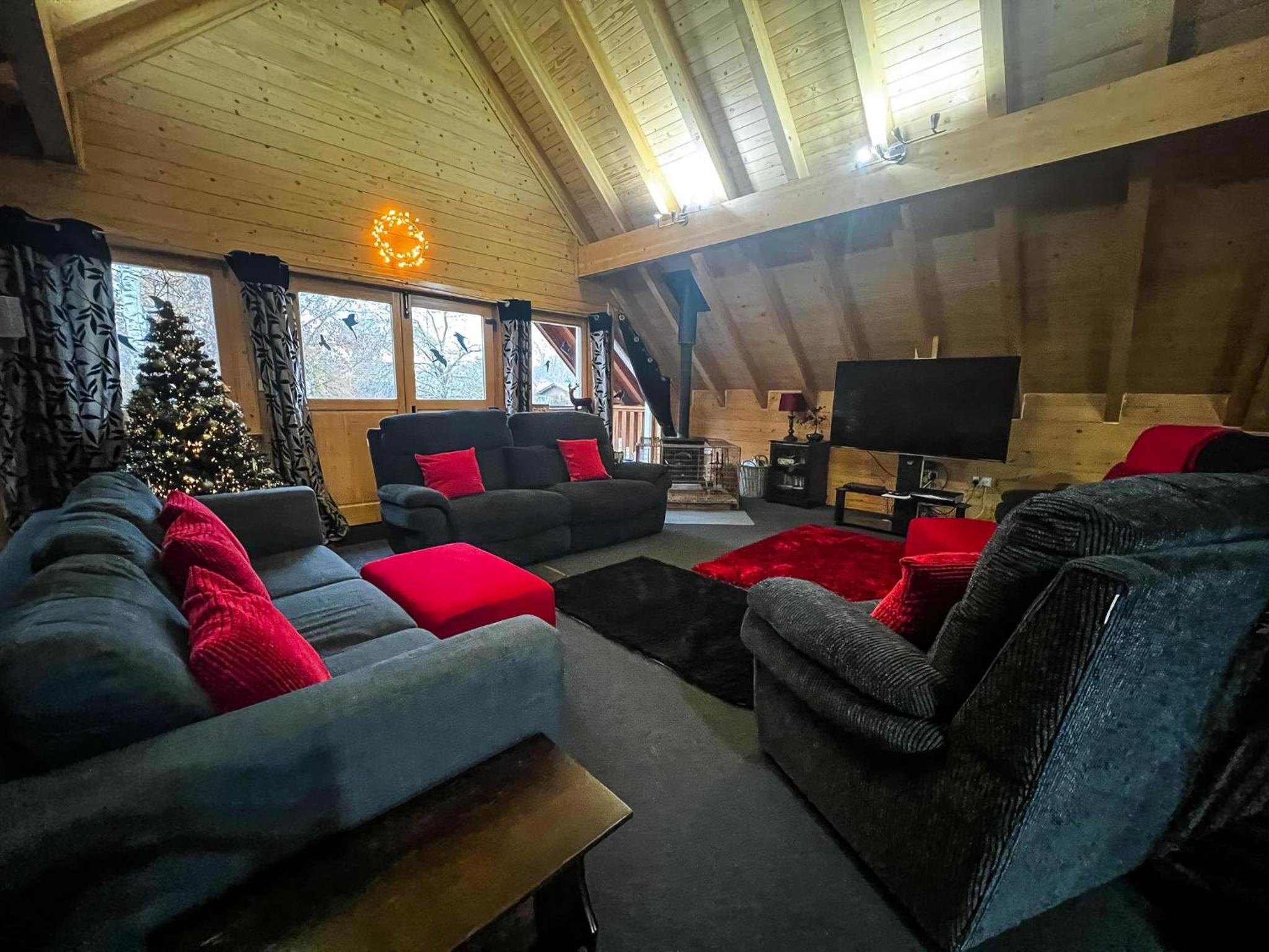 Kings Lynn Vacations - Stunning Log Cabin With A Pool Table For Hire In Norfolk, Sleeps 8 Ref 34045Al - Property Image 52