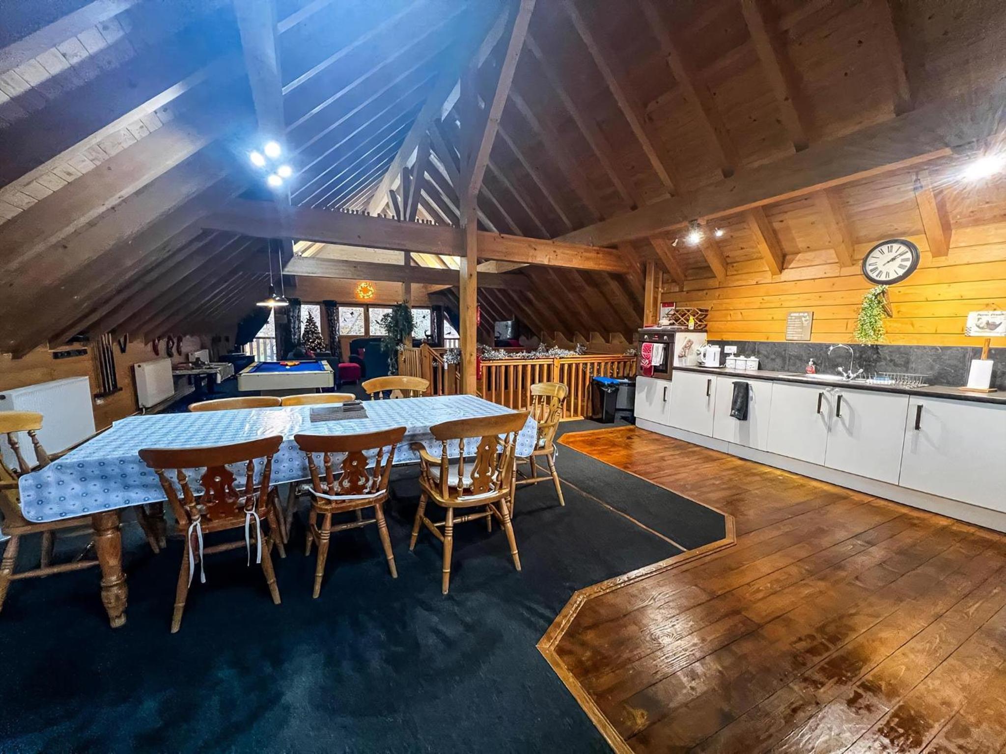 Kings Lynn Vacations - Stunning Log Cabin With A Pool Table For Hire In Norfolk, Sleeps 8 Ref 34045Al - Property Image 59