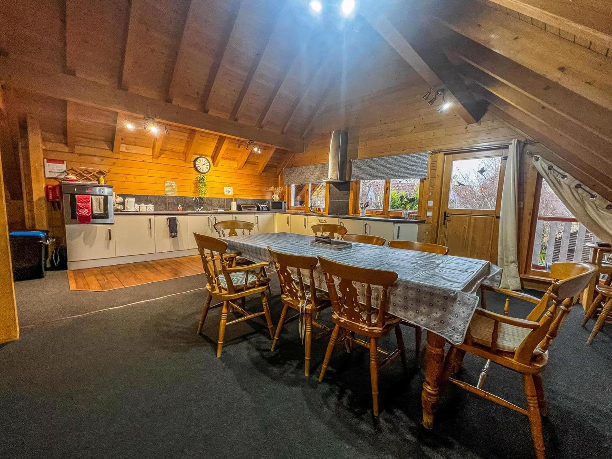 Kings Lynn Vacations - Stunning Log Cabin With A Pool Table For Hire In Norfolk, Sleeps 8 Ref 34045Al - Property Image 60