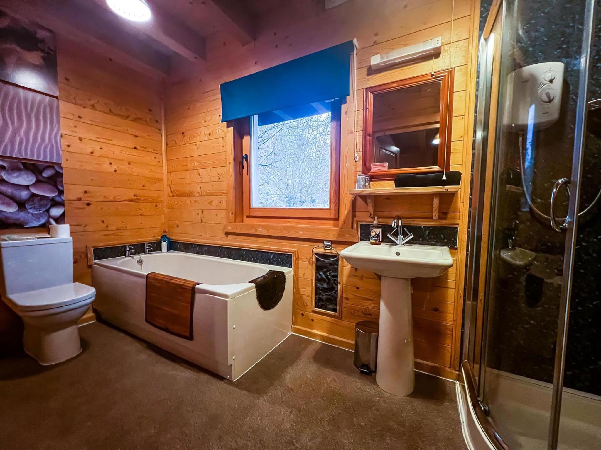 Kings Lynn Vacations - Stunning Log Cabin With A Pool Table For Hire In Norfolk, Sleeps 8 Ref 34045Al - Property Image 61