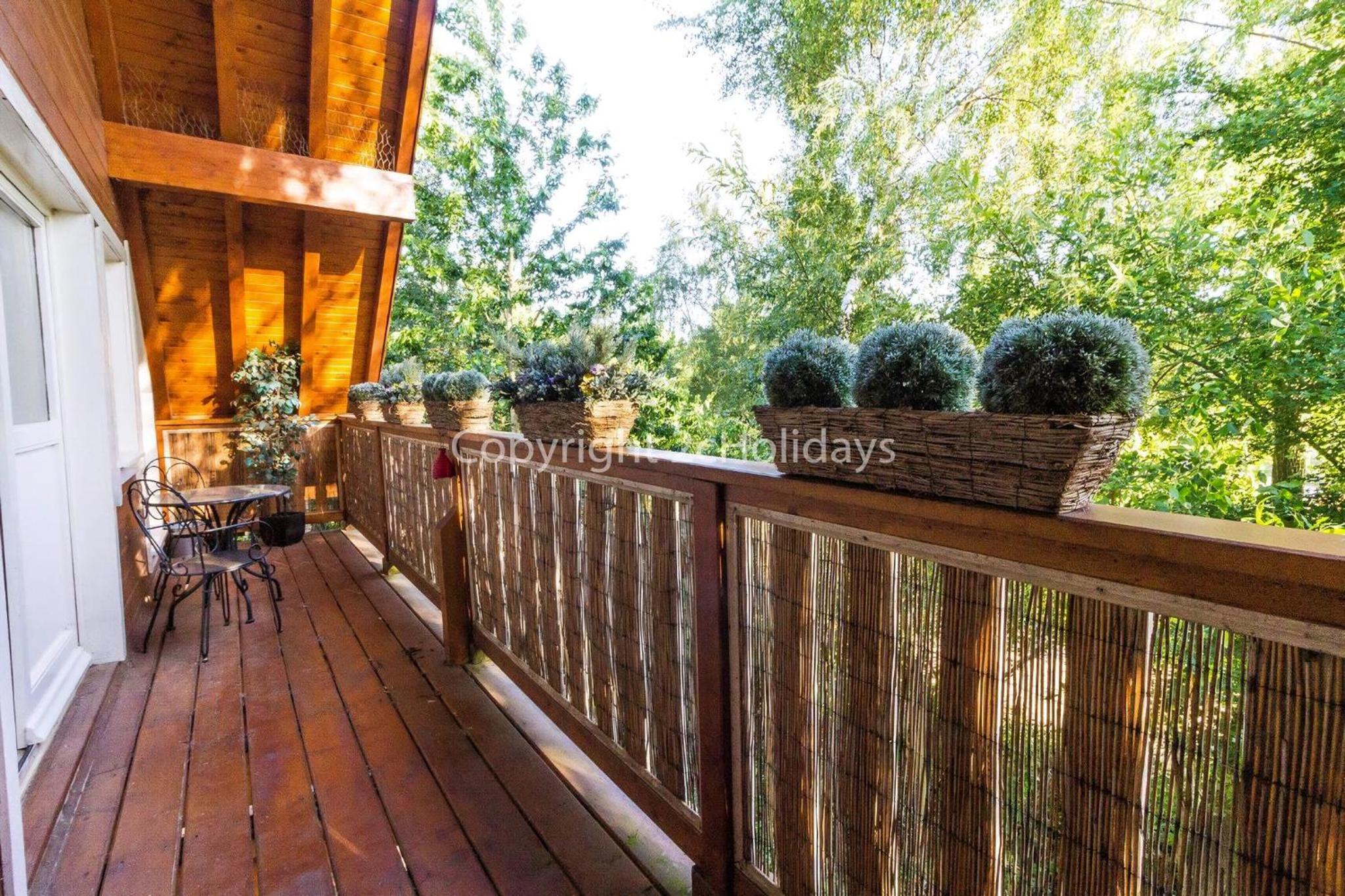 Kings Lynn Vacations - Stunning Log Cabin With A Pool Table For Hire In Norfolk, Sleeps 8 Ref 34045Al - Property Image 3