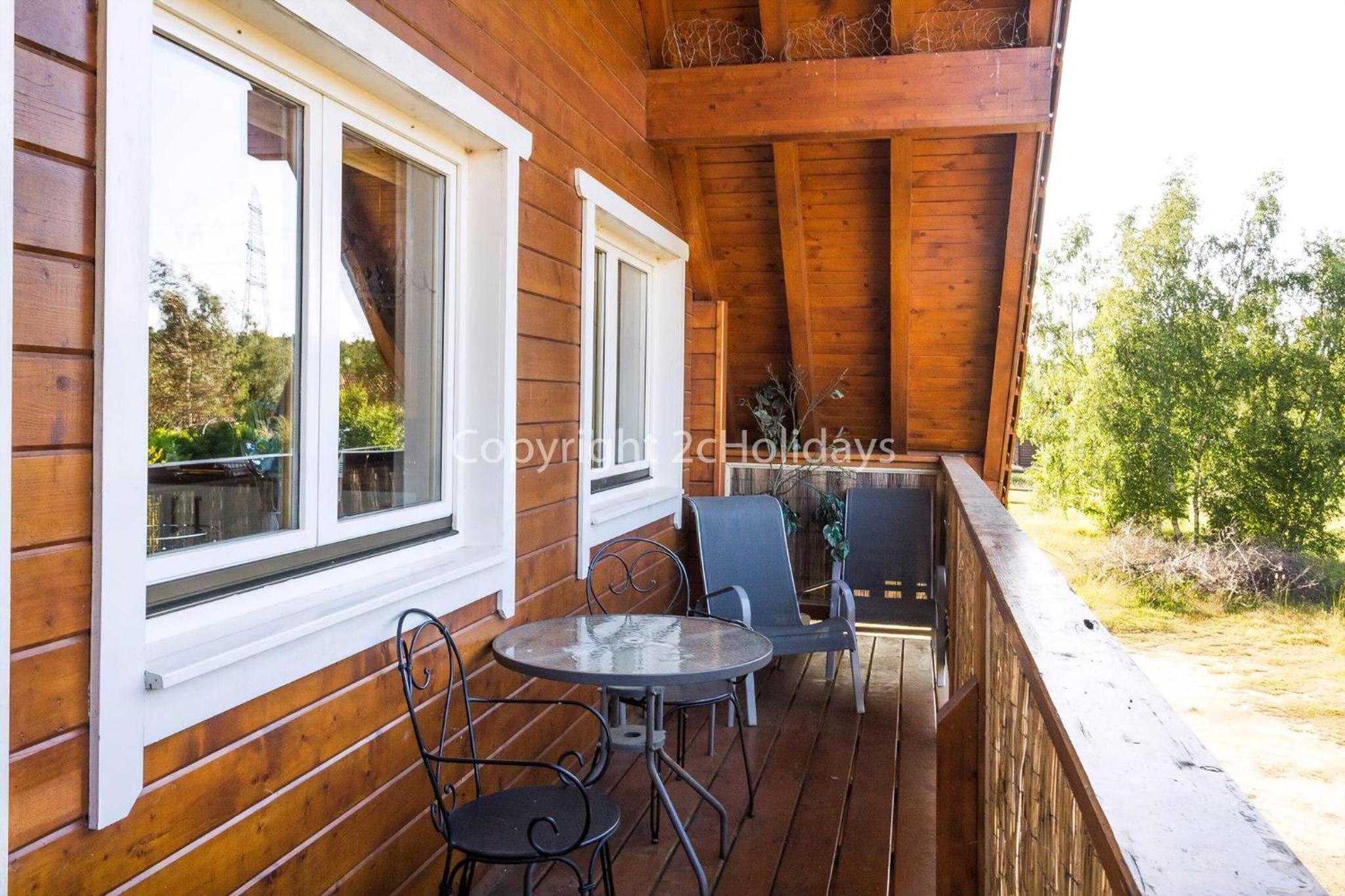 Kings Lynn Vacations - Stunning Log Cabin With A Pool Table For Hire In Norfolk, Sleeps 8 Ref 34045Al - Property Image 4