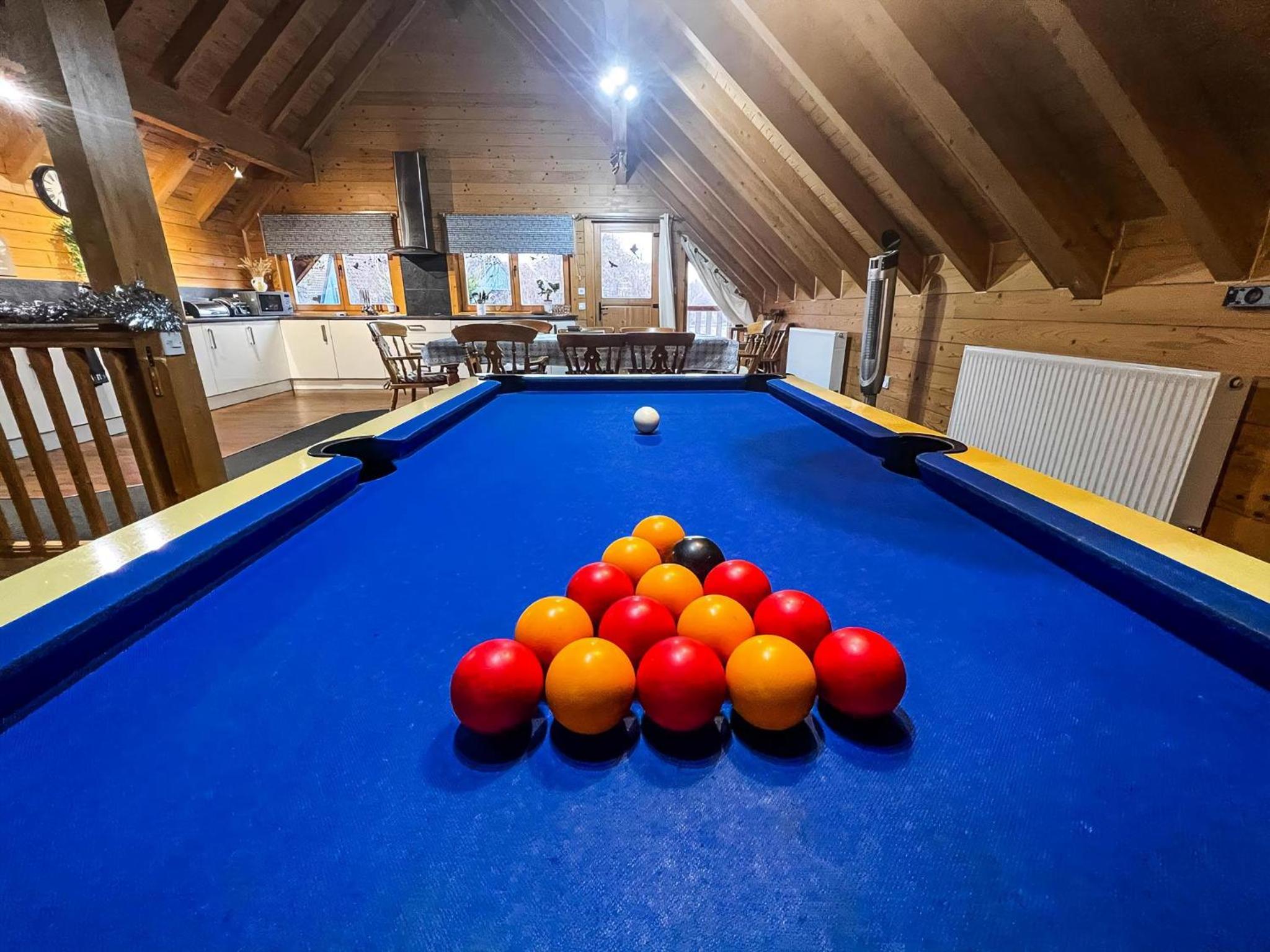 Kings Lynn Vacations - Stunning Log Cabin With A Pool Table For Hire In Norfolk, Sleeps 8 Ref 34045Al - Property Image 20