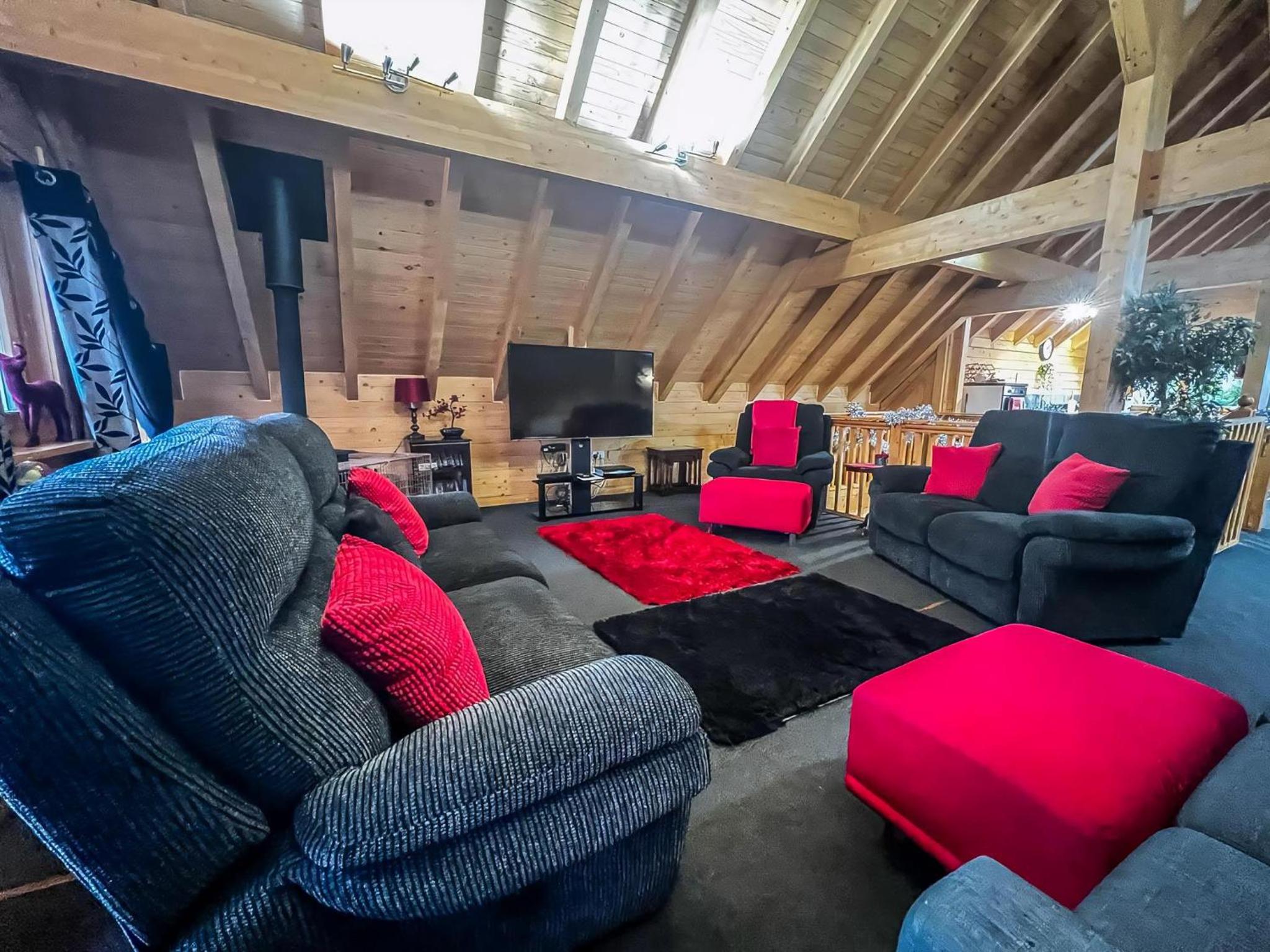 Kings Lynn Vacations - Stunning Log Cabin With A Pool Table For Hire In Norfolk, Sleeps 8 Ref 34045Al - Property Image 31